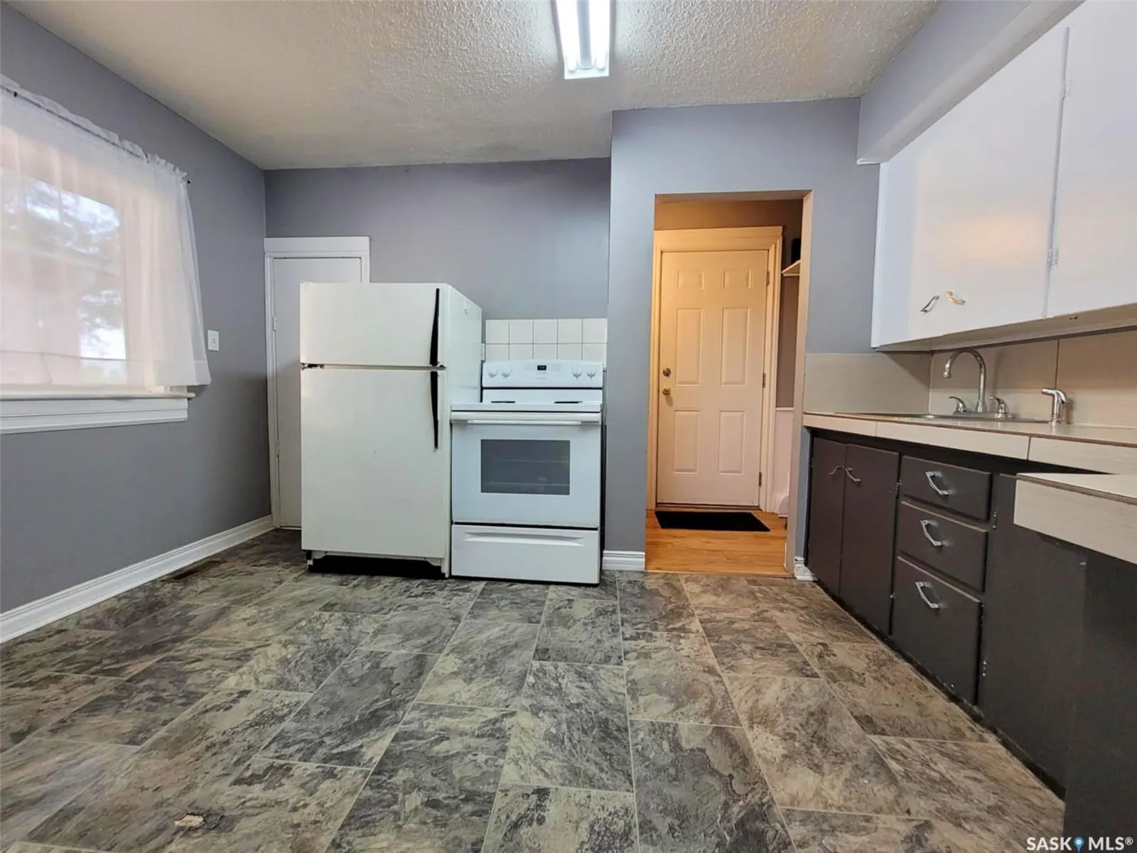 1012 Lillooet STREET W