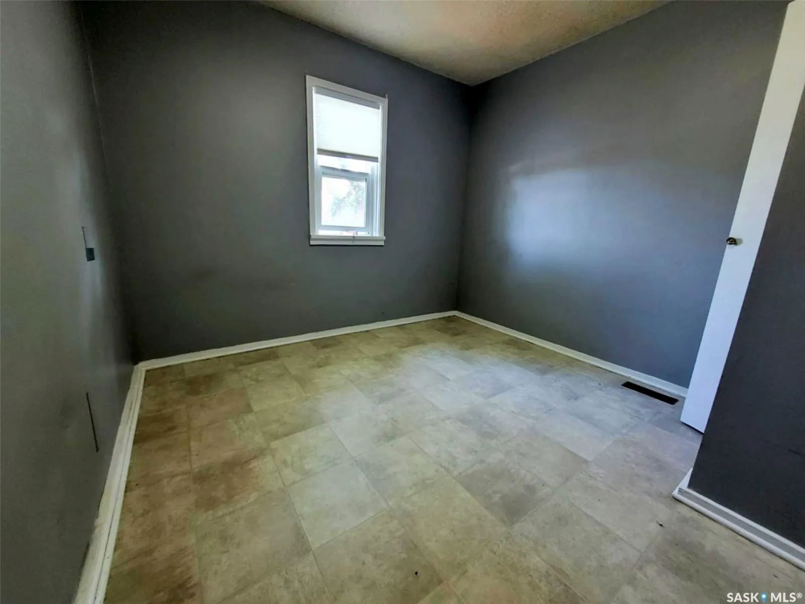 1012 Lillooet STREET W