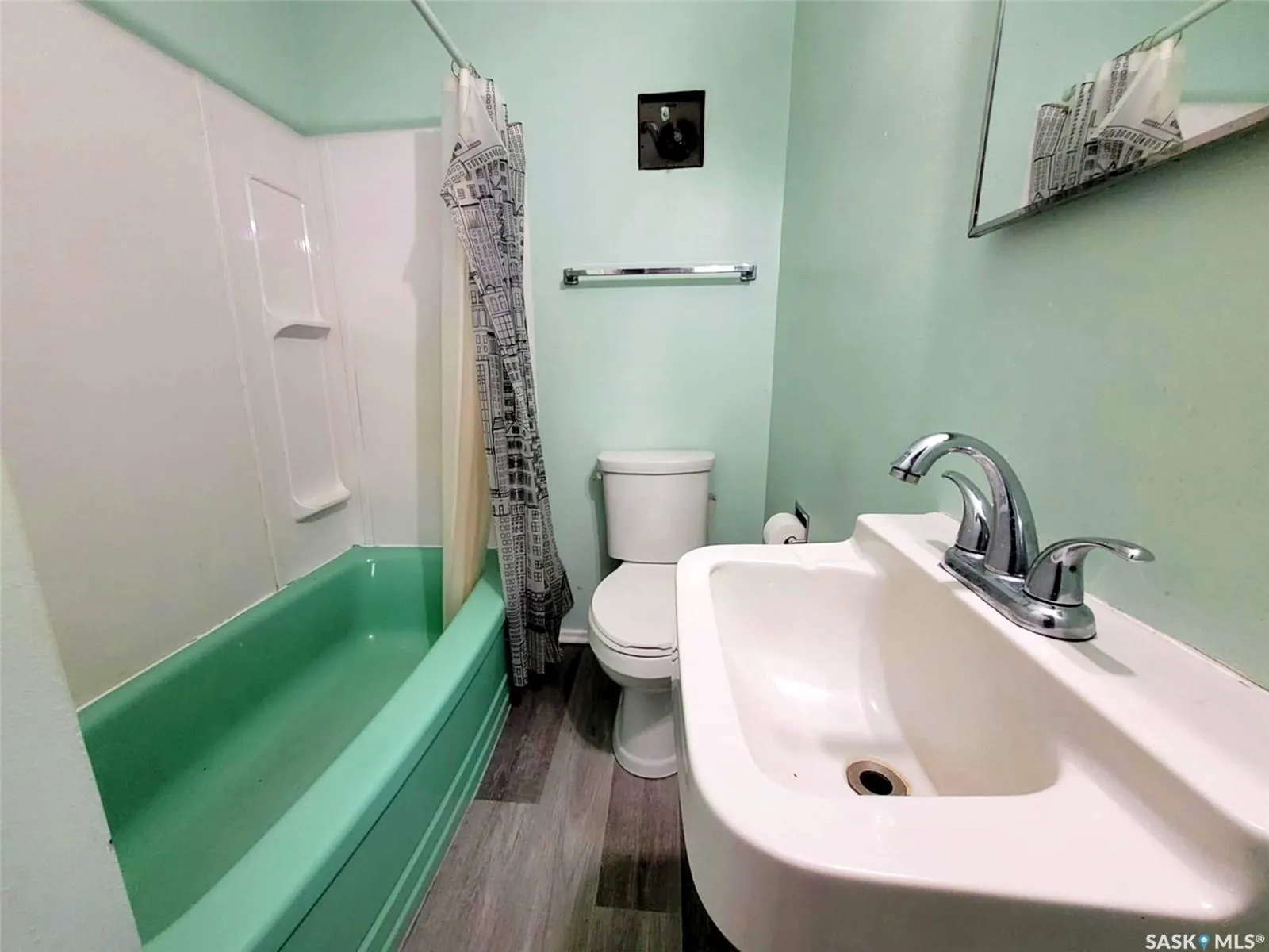 1012 Lillooet STREET W