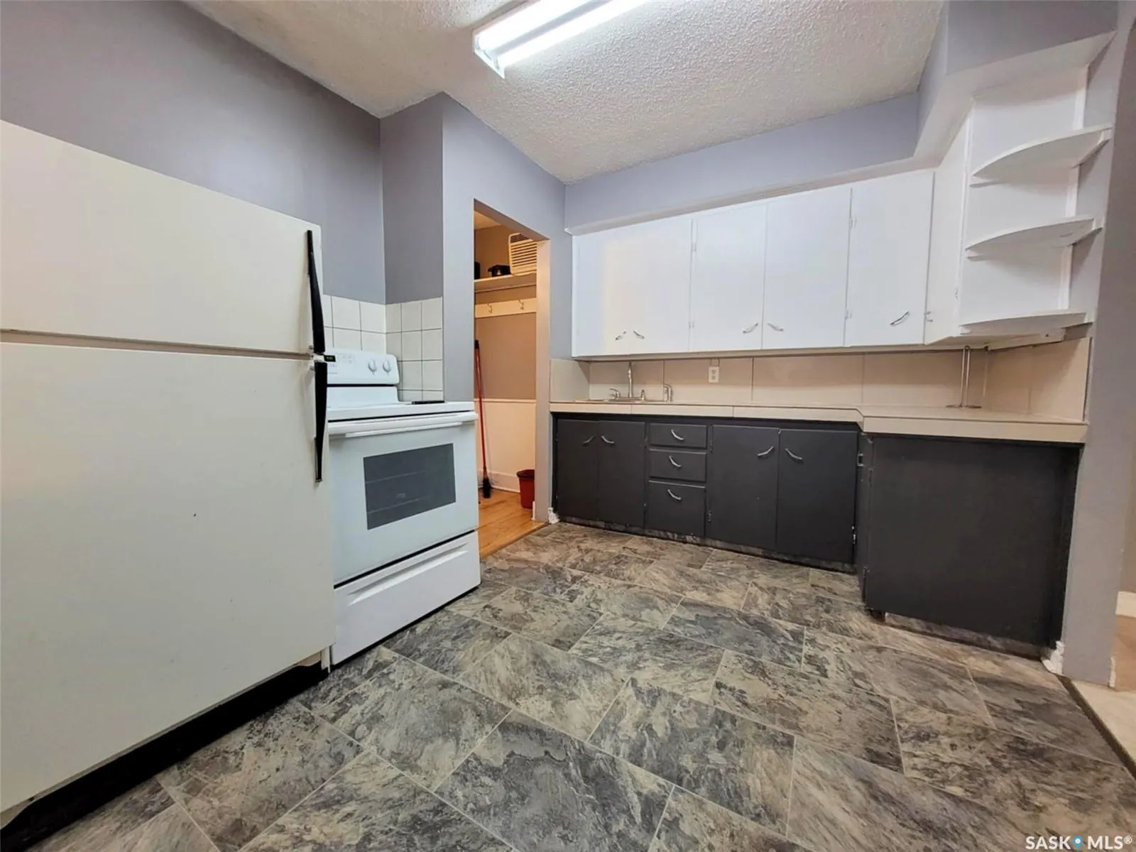 1012 Lillooet STREET W