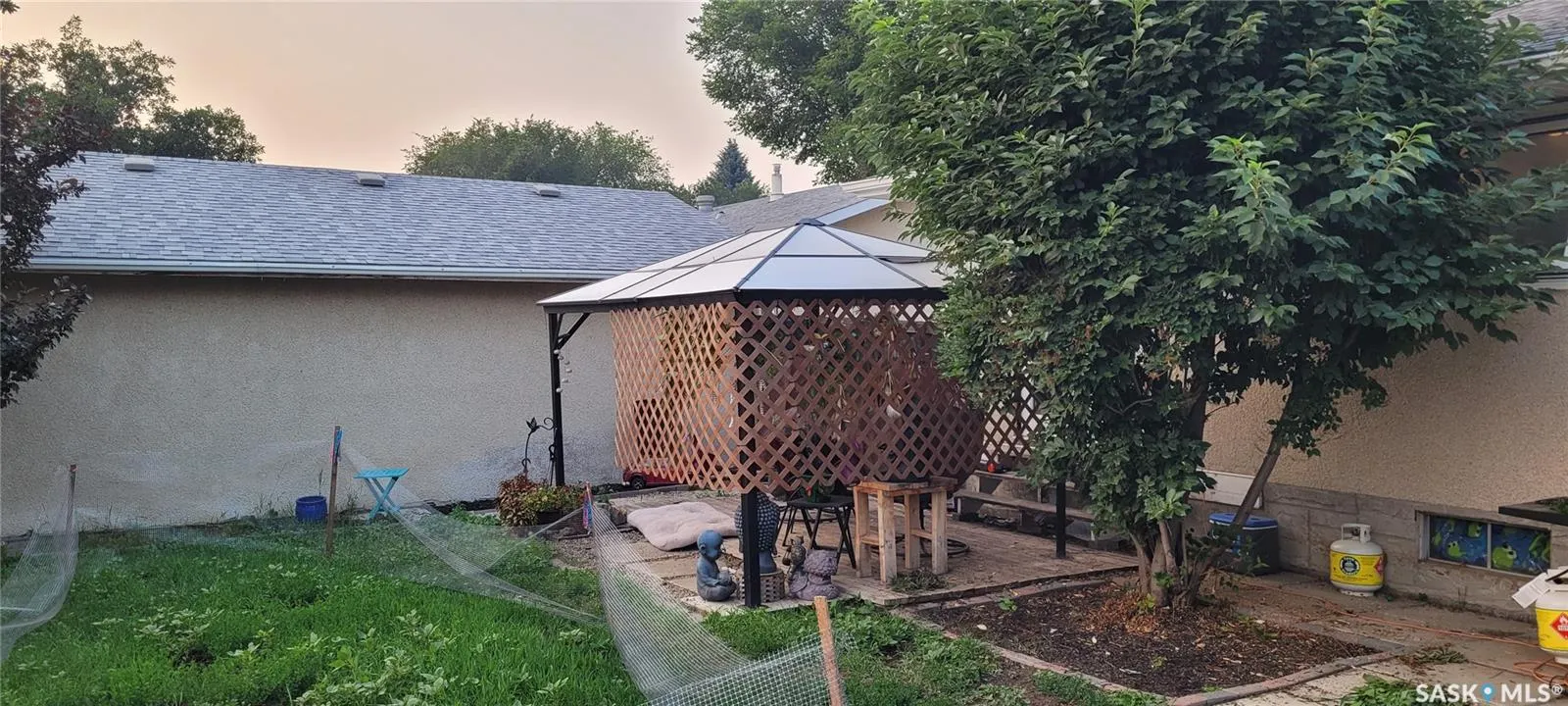 143 Weekes CRESCENT