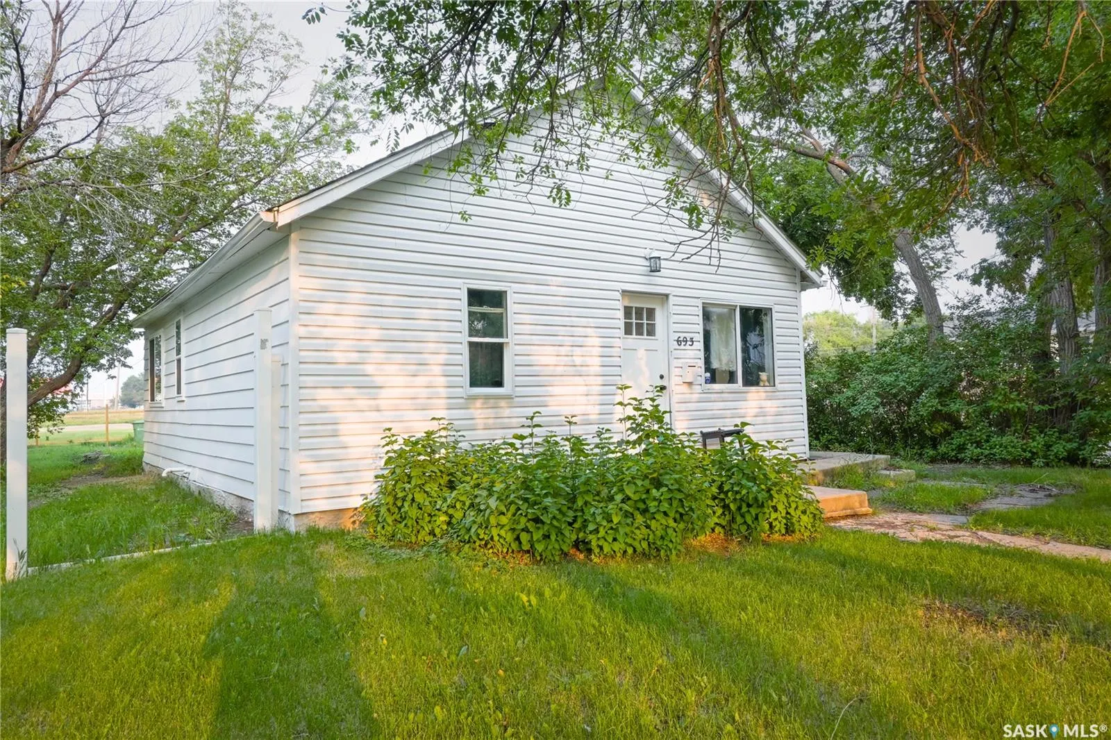 693 Retallack STREET