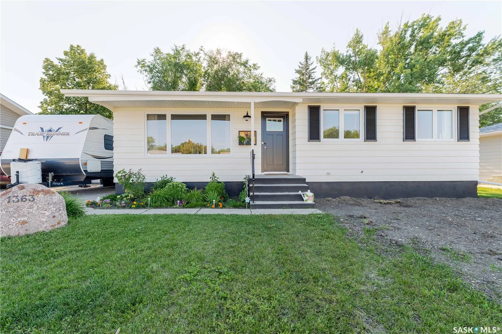 1363 Queen CRESCENT