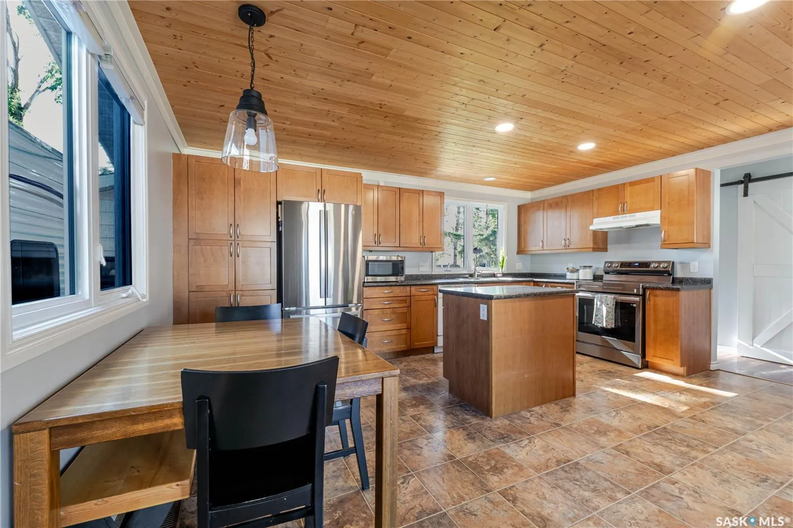 1363 Queen CRESCENT