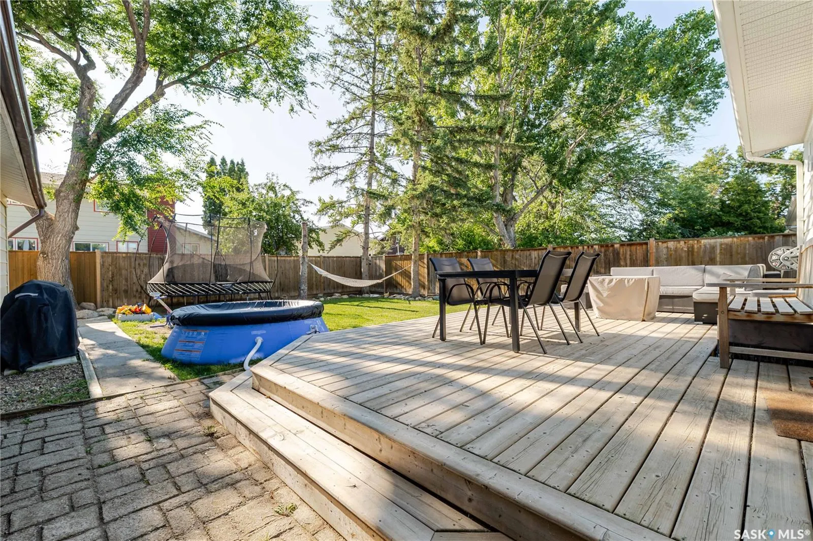 1363 Queen CRESCENT
