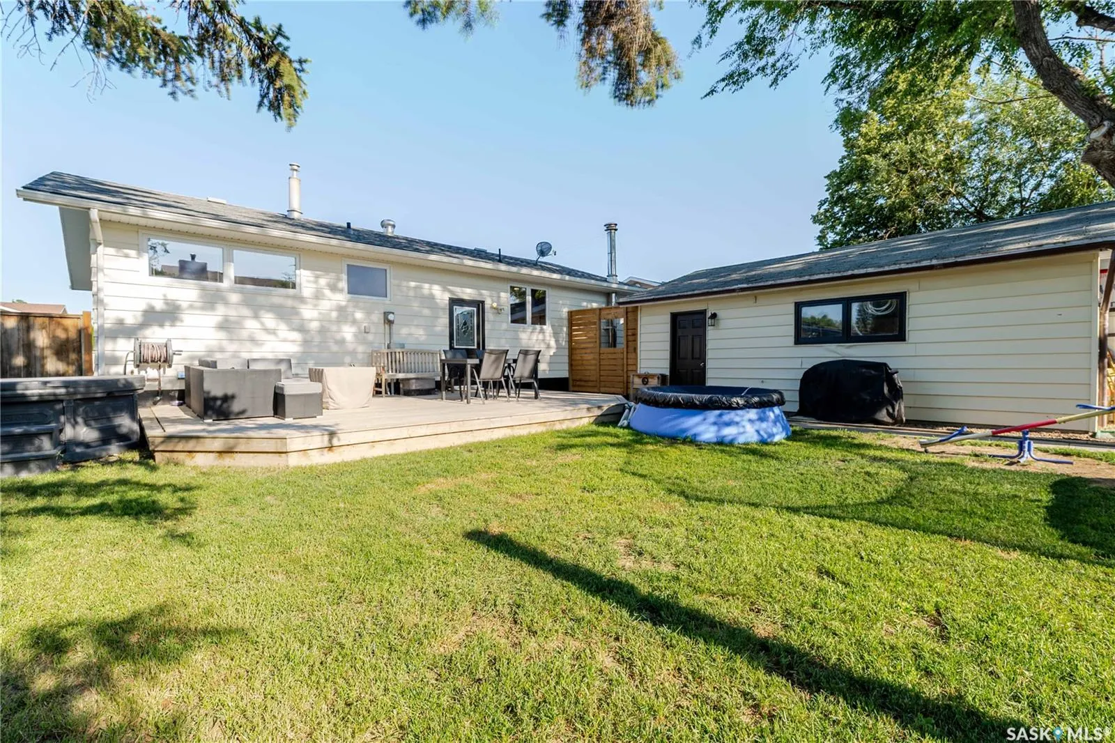 1363 Queen CRESCENT