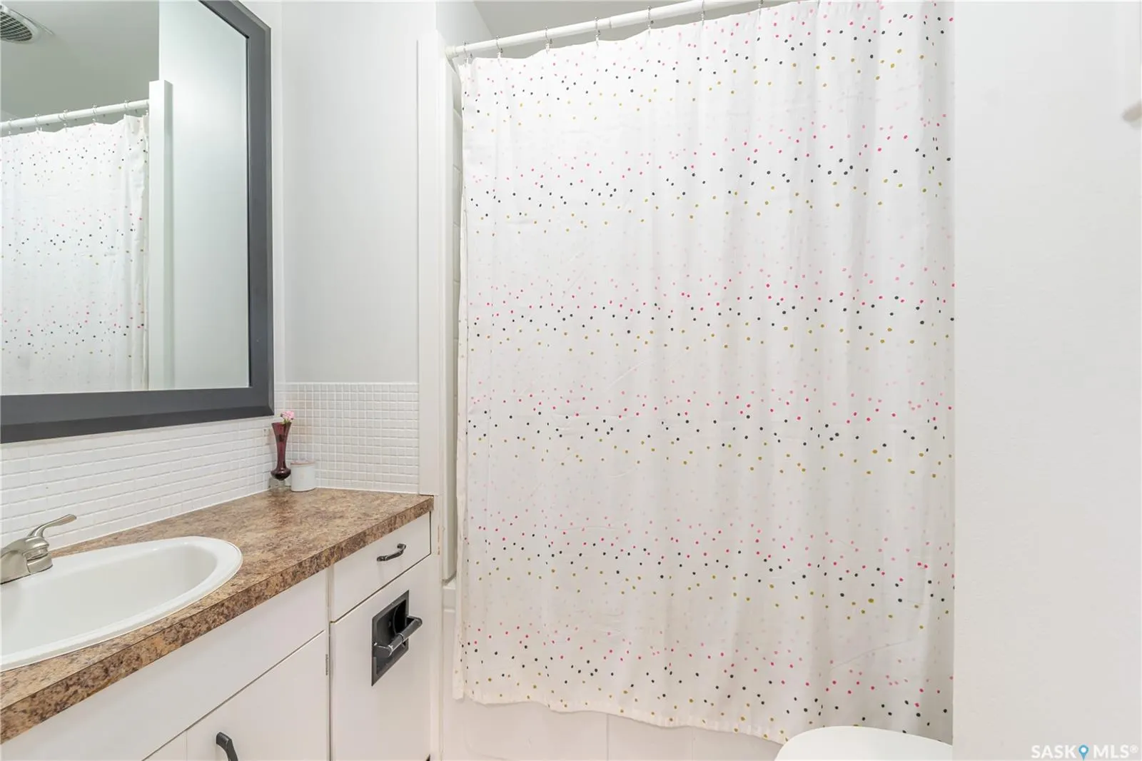 1363 Queen CRESCENT