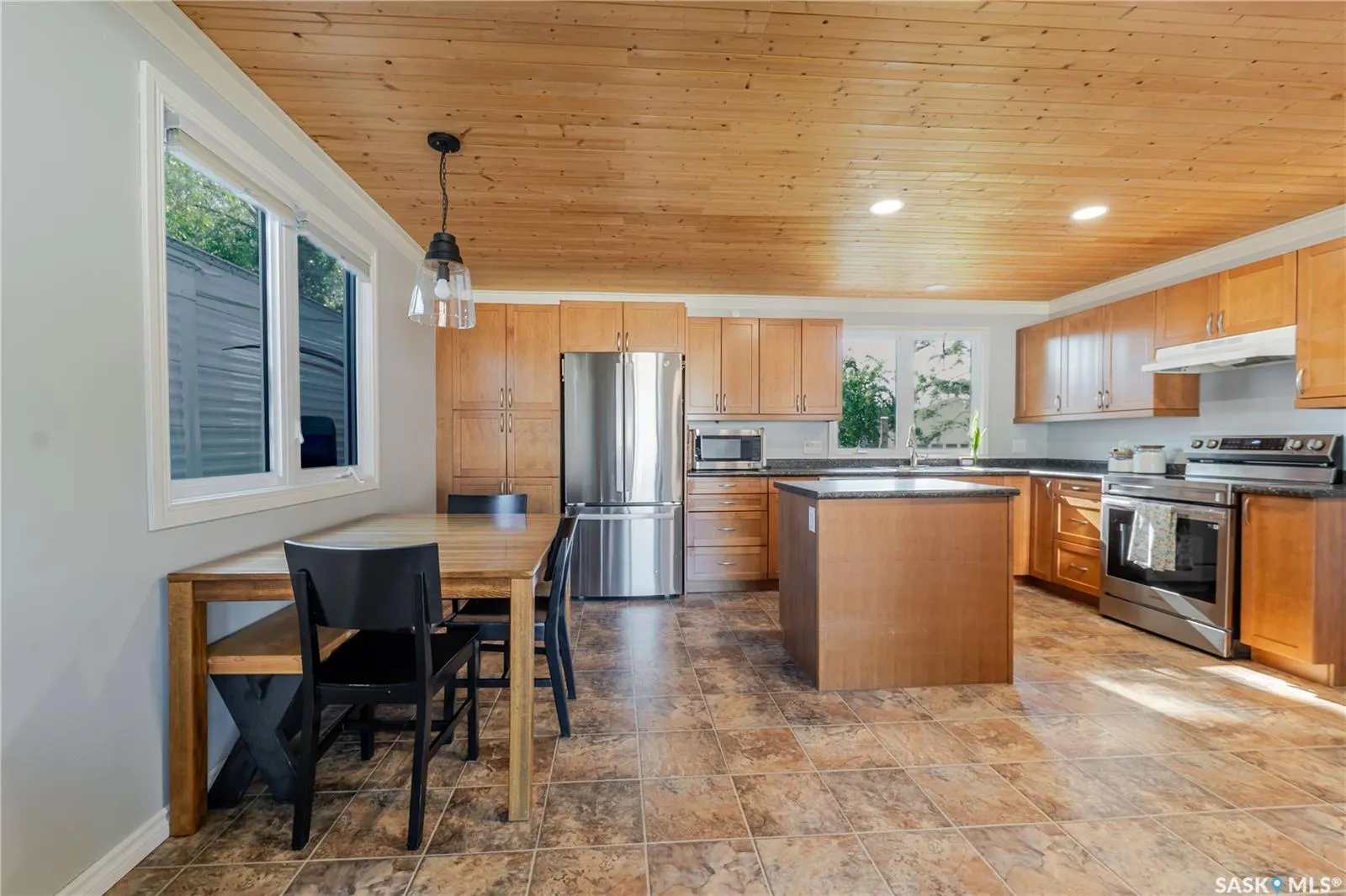 1363 Queen CRESCENT