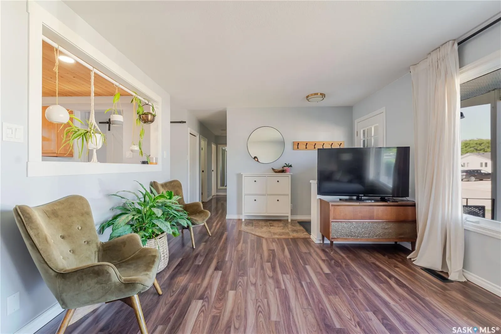 1363 Queen CRESCENT