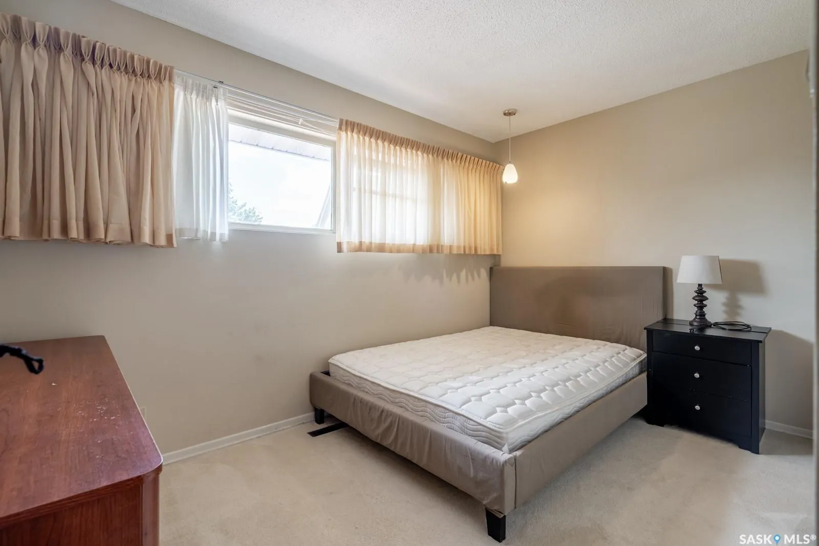 145 Mayfair CRESCENT