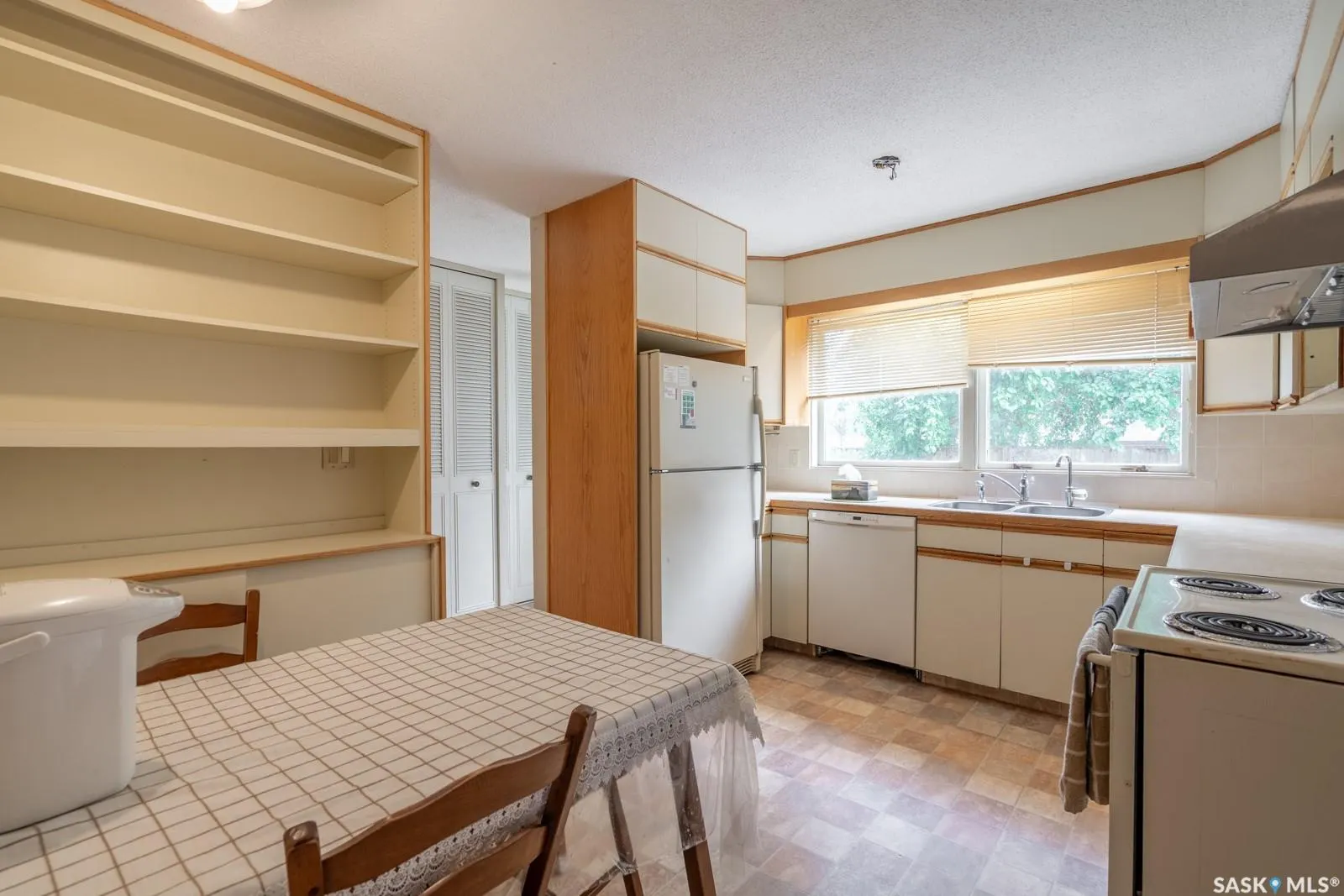 145 Mayfair CRESCENT