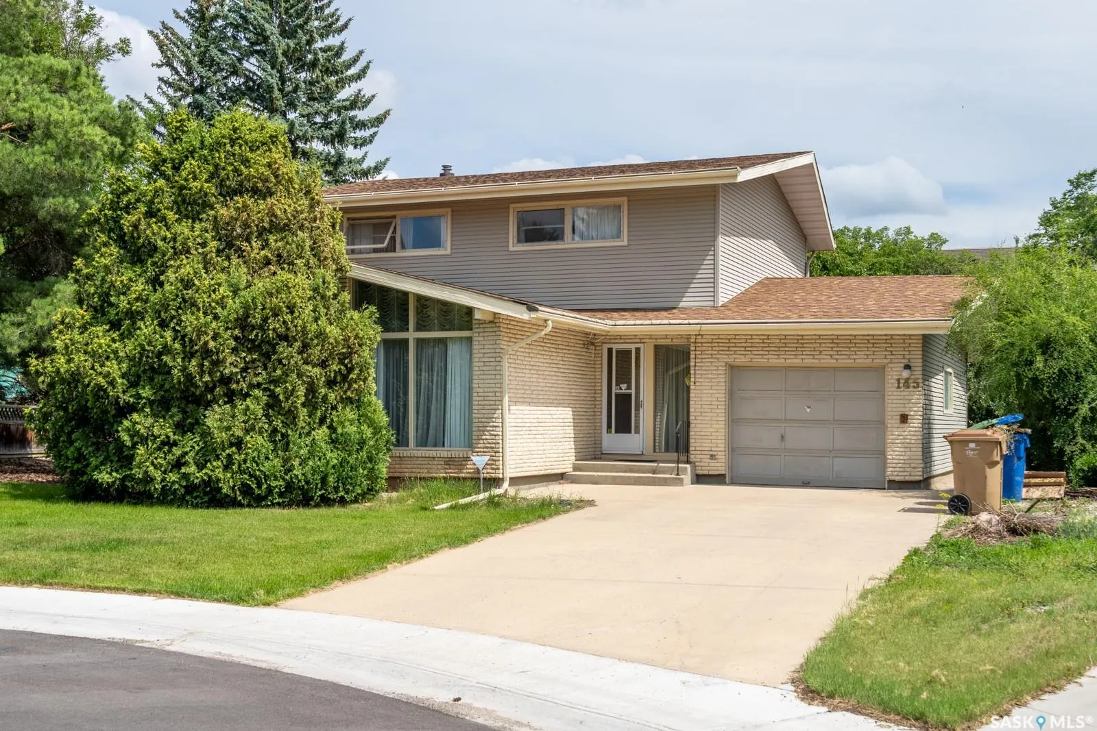 145 Mayfair CRESCENT