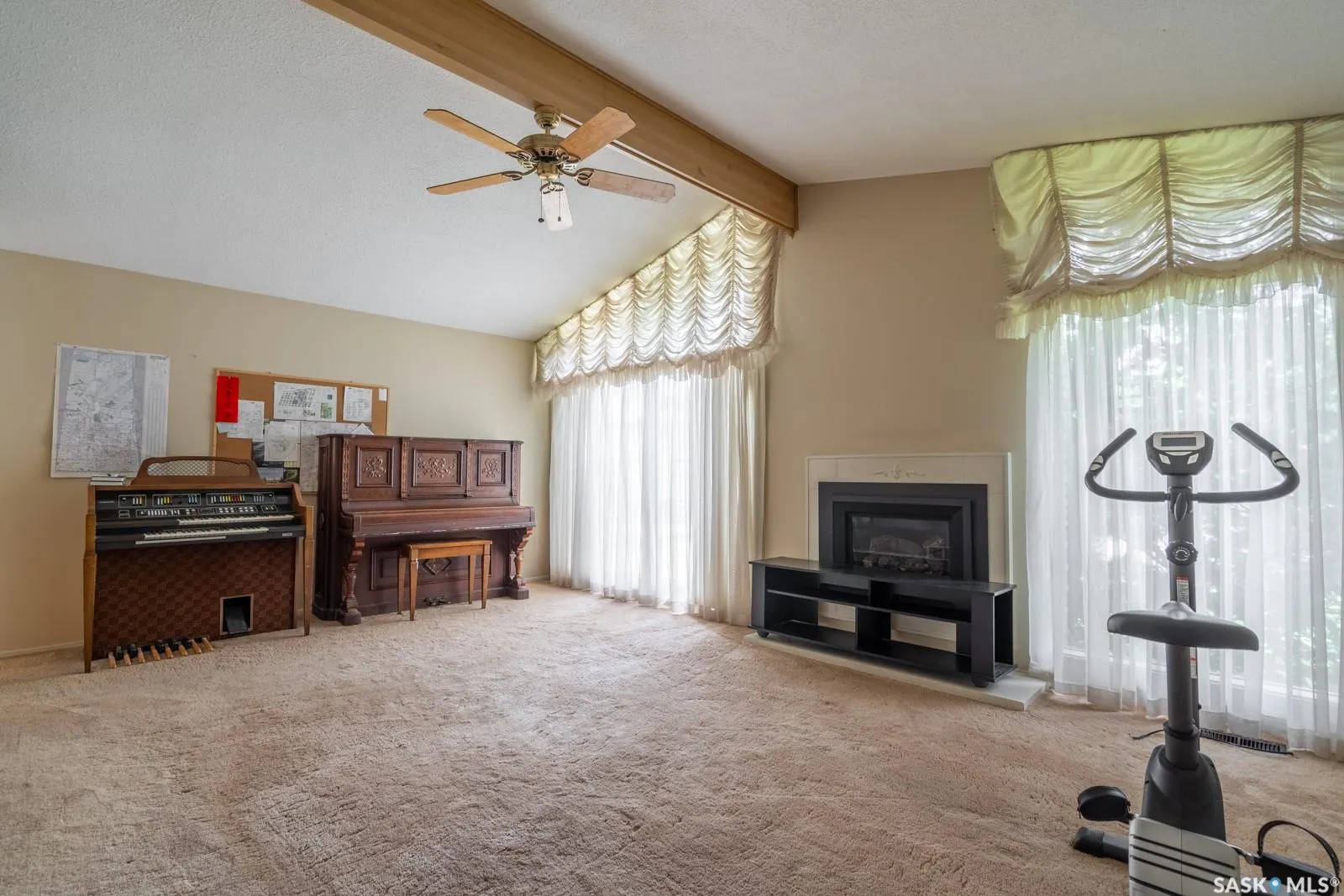 145 Mayfair CRESCENT