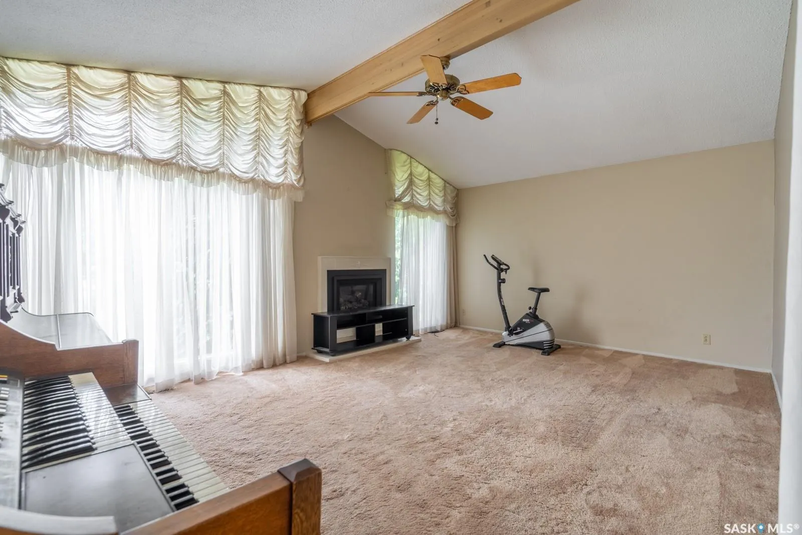 145 Mayfair CRESCENT