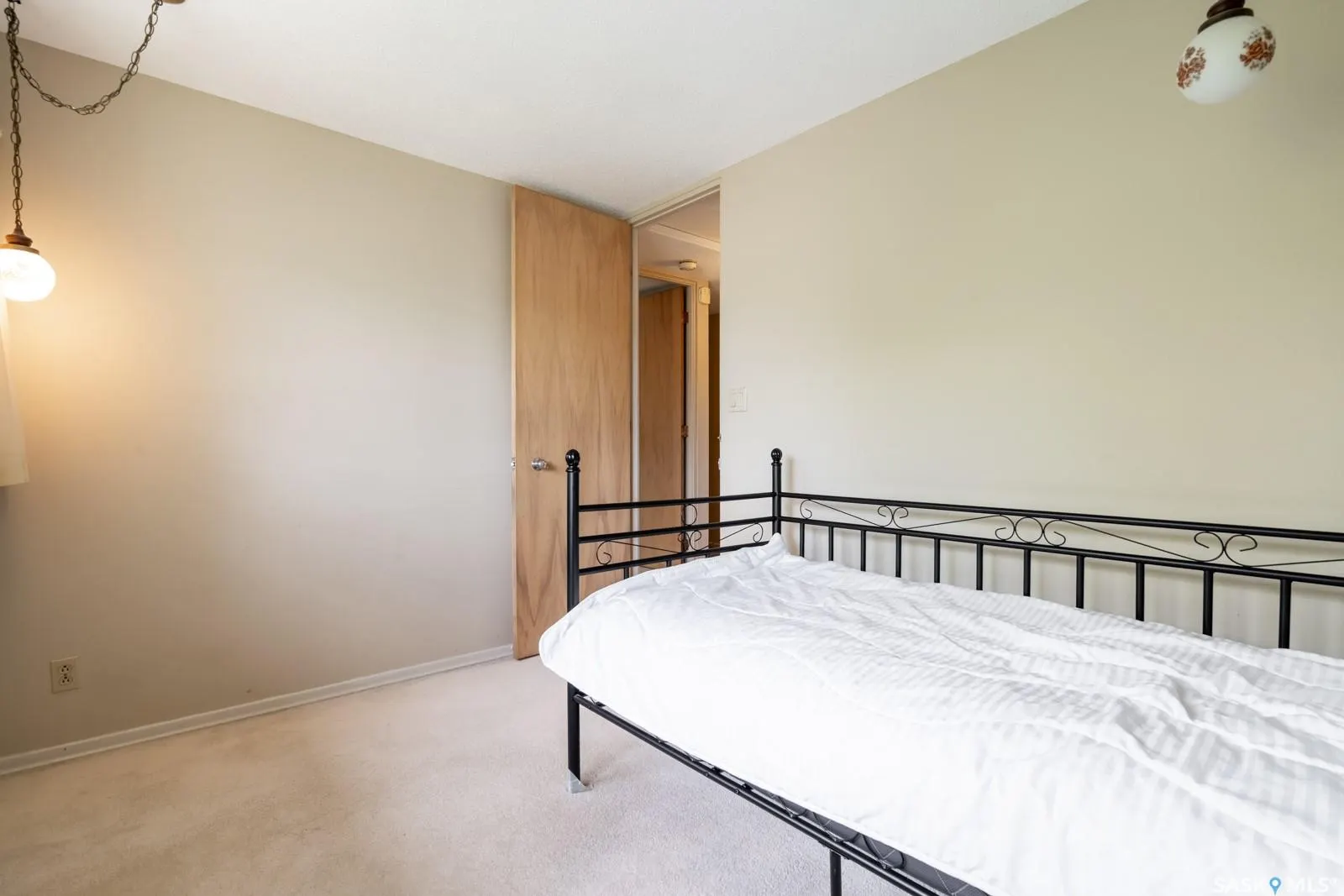 145 Mayfair CRESCENT