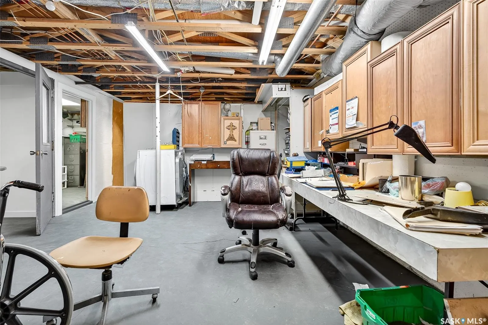 220 Hall STREET W