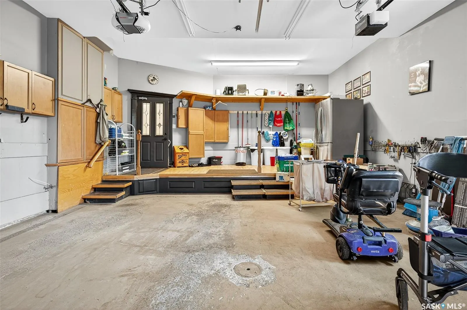 220 Hall STREET W