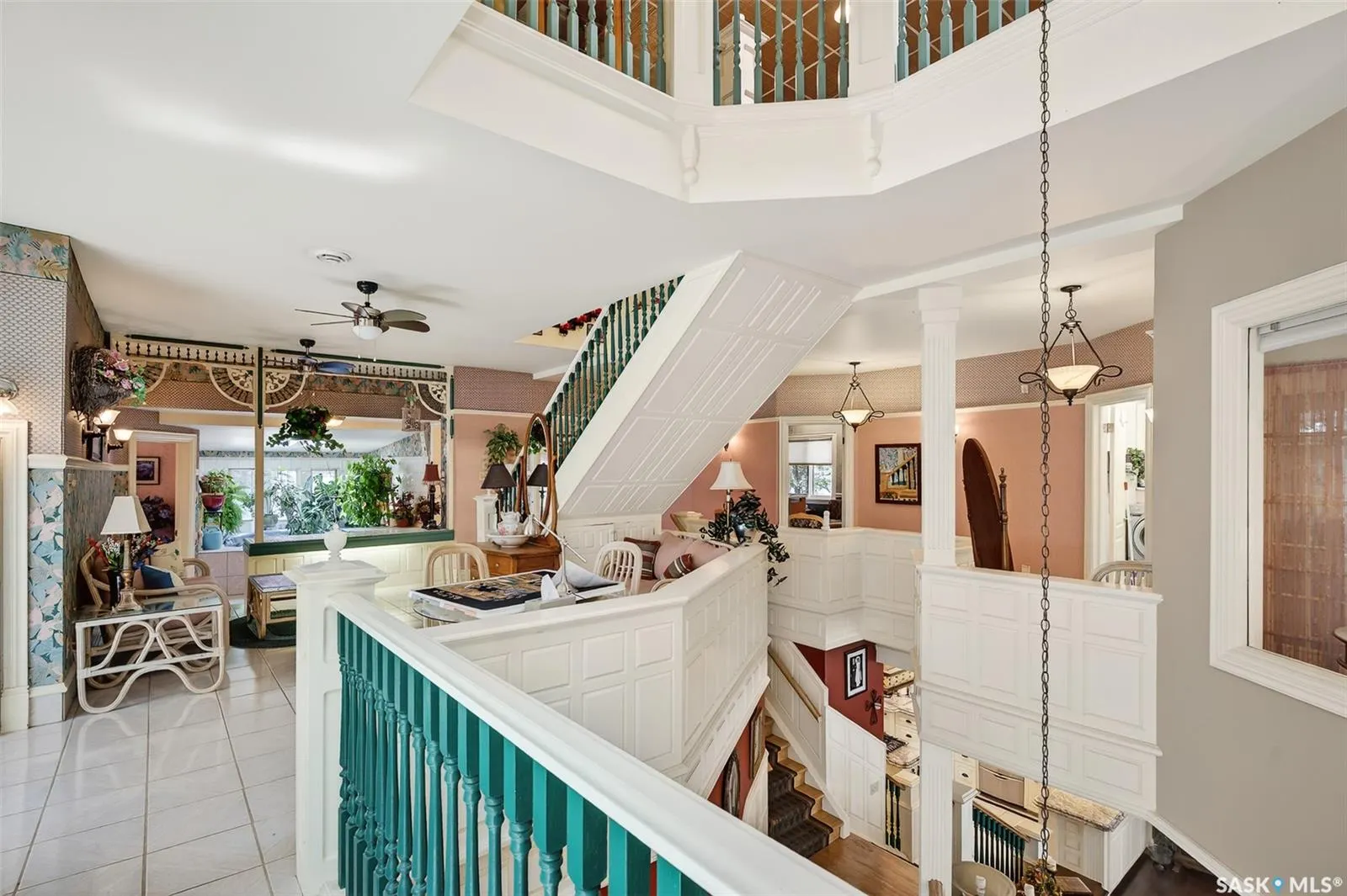 220 Hall STREET W