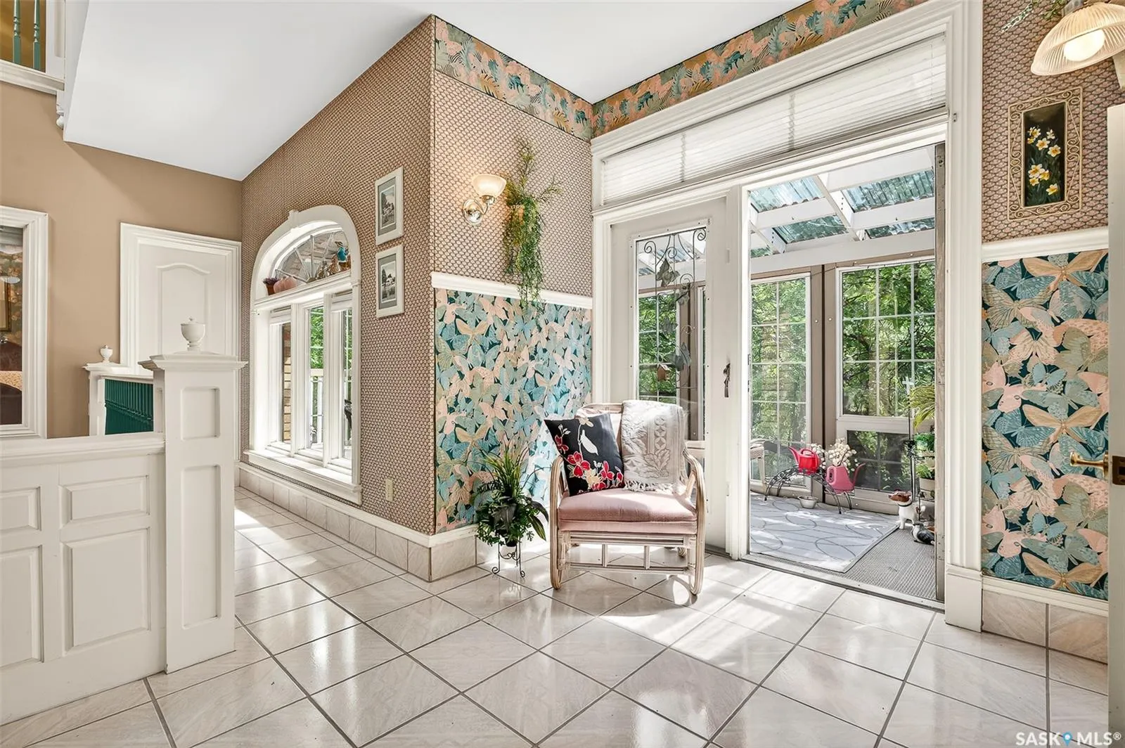220 Hall STREET W
