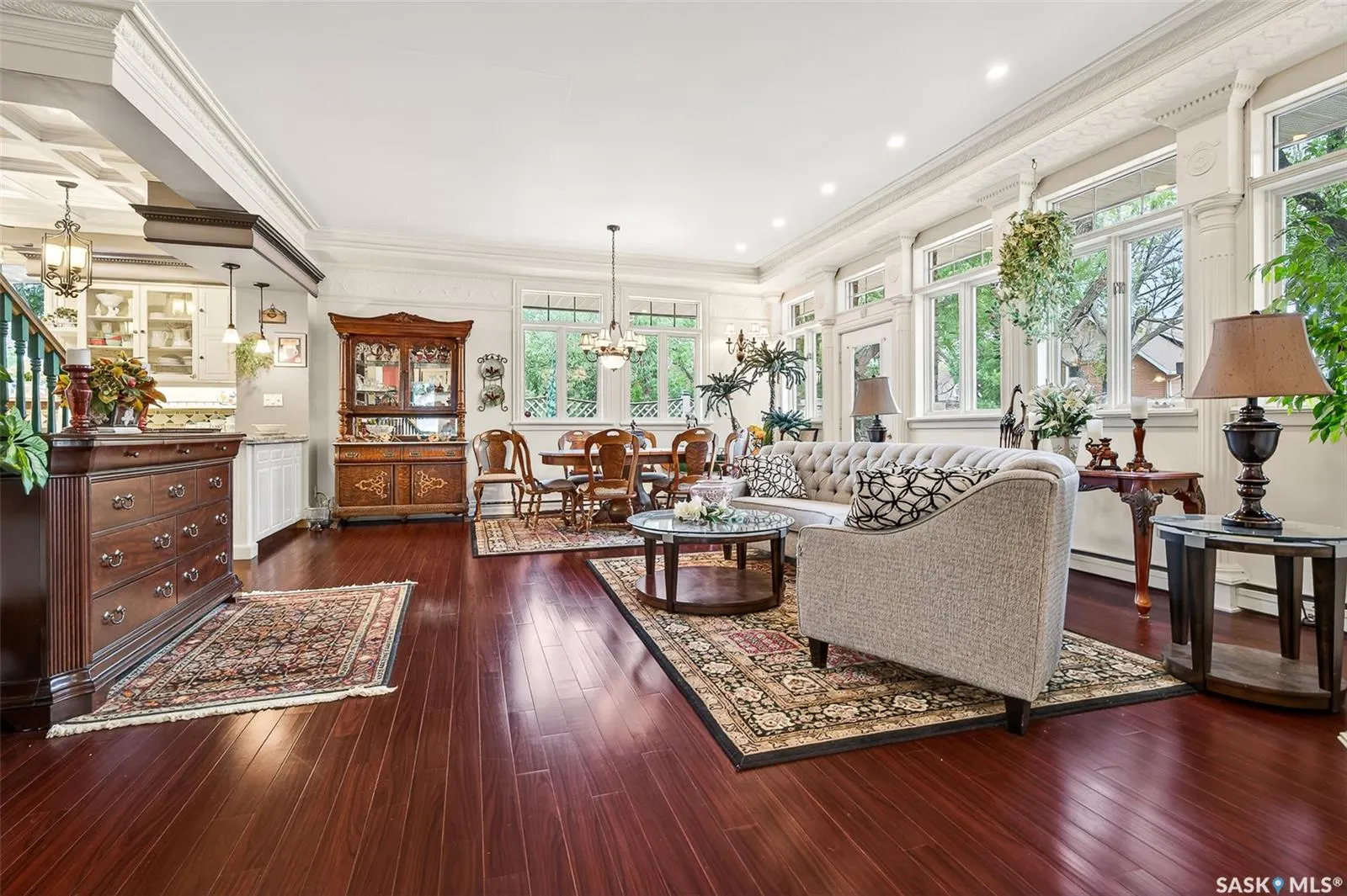 220 Hall STREET W
