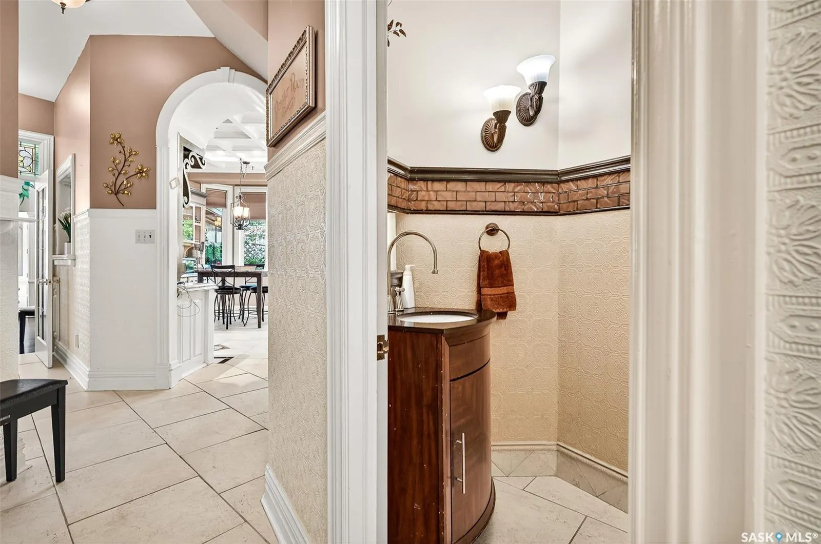220 Hall STREET W
