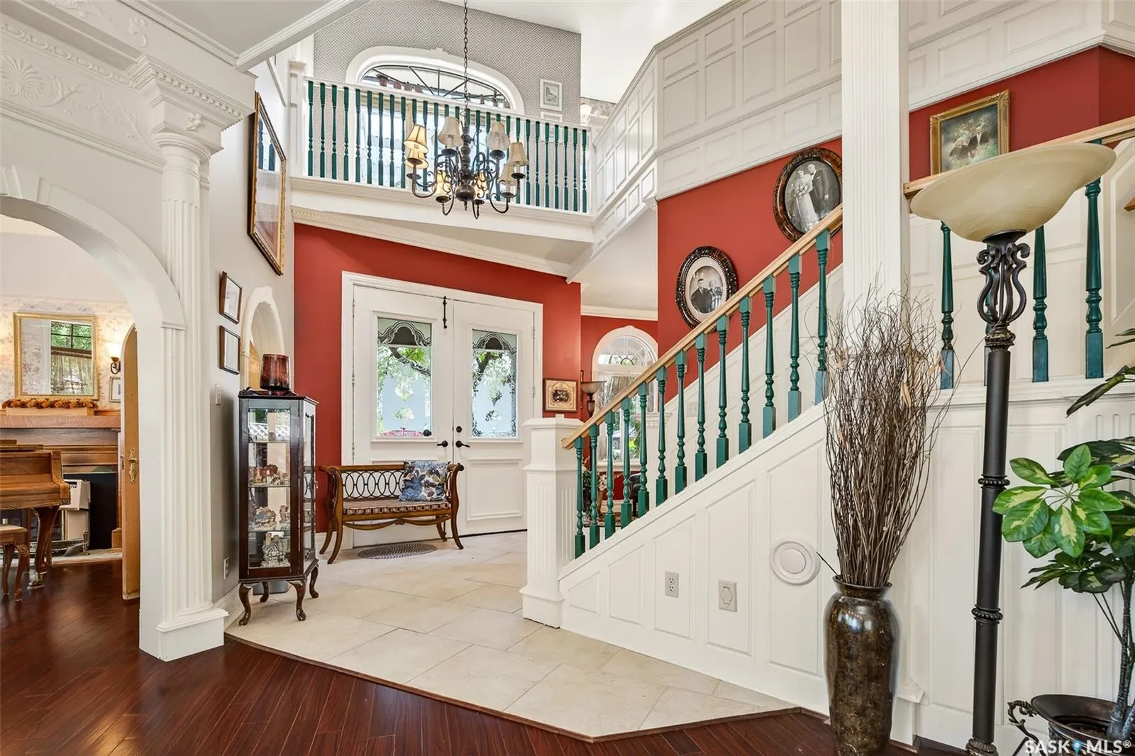 220 Hall STREET W