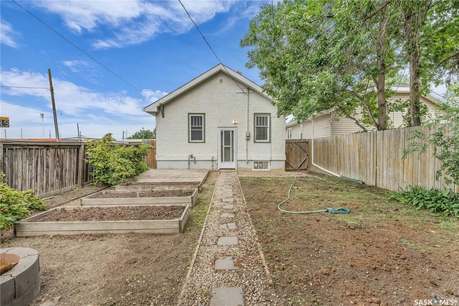 1942 Elphinstone STREET