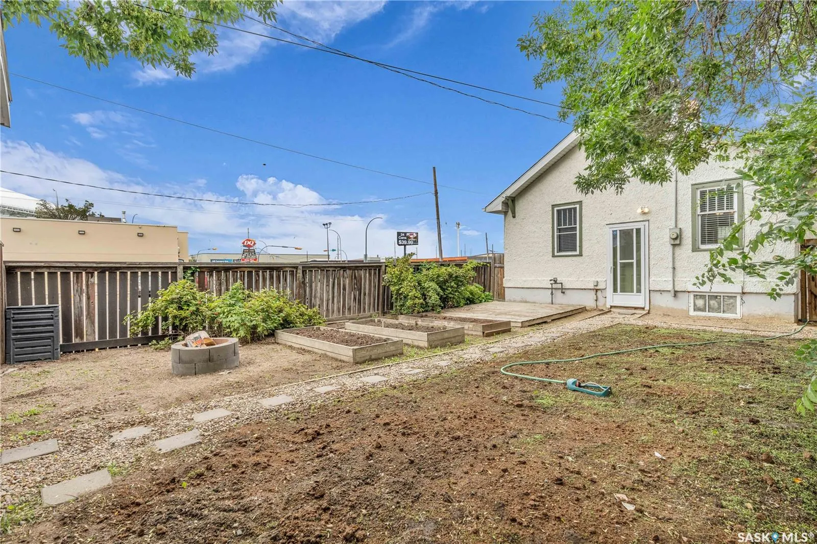 1942 Elphinstone STREET