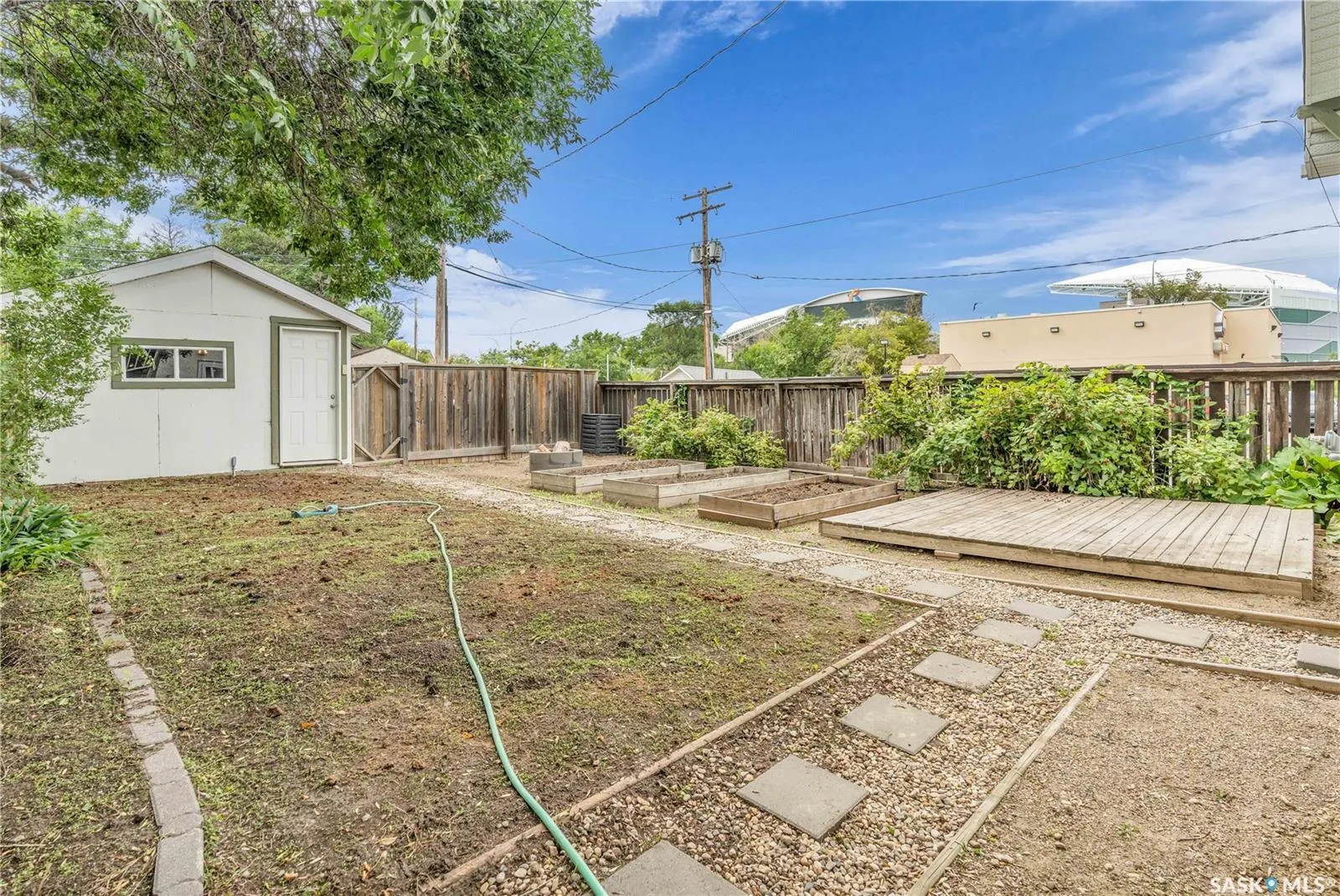 1942 Elphinstone STREET