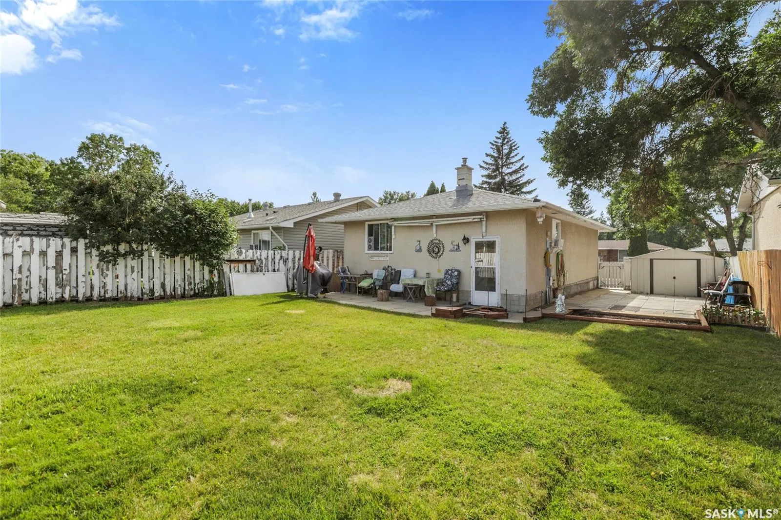 206 Lloyd CRESCENT