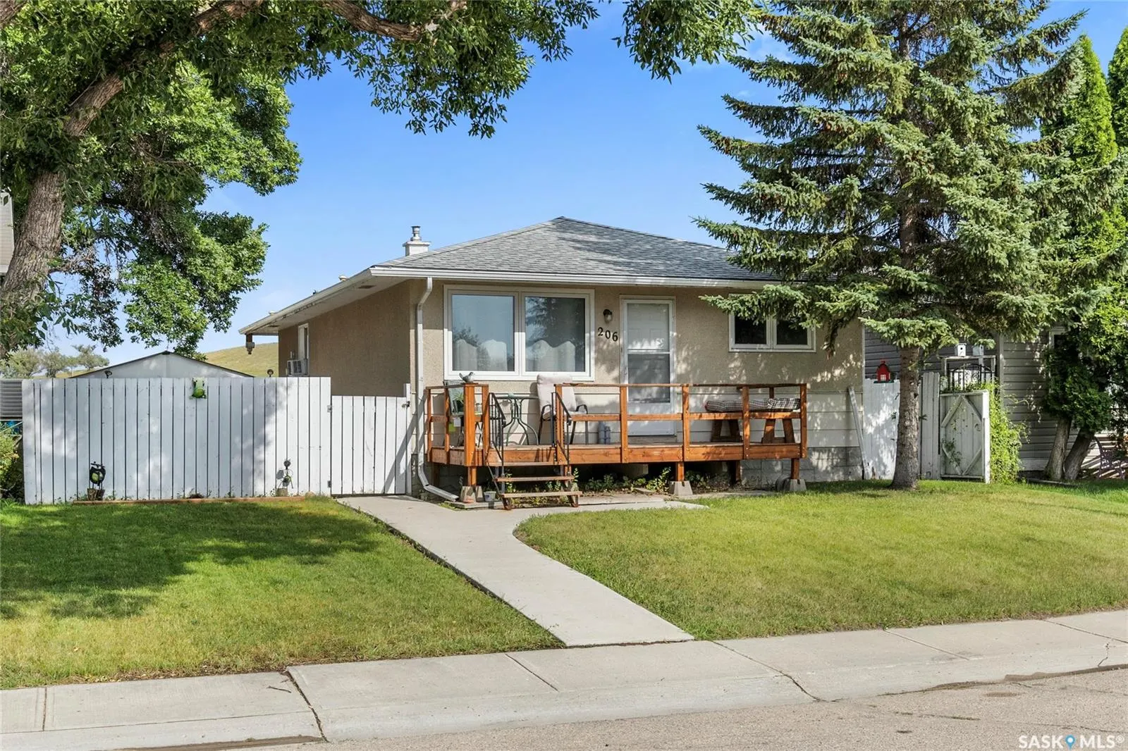 206 Lloyd CRESCENT