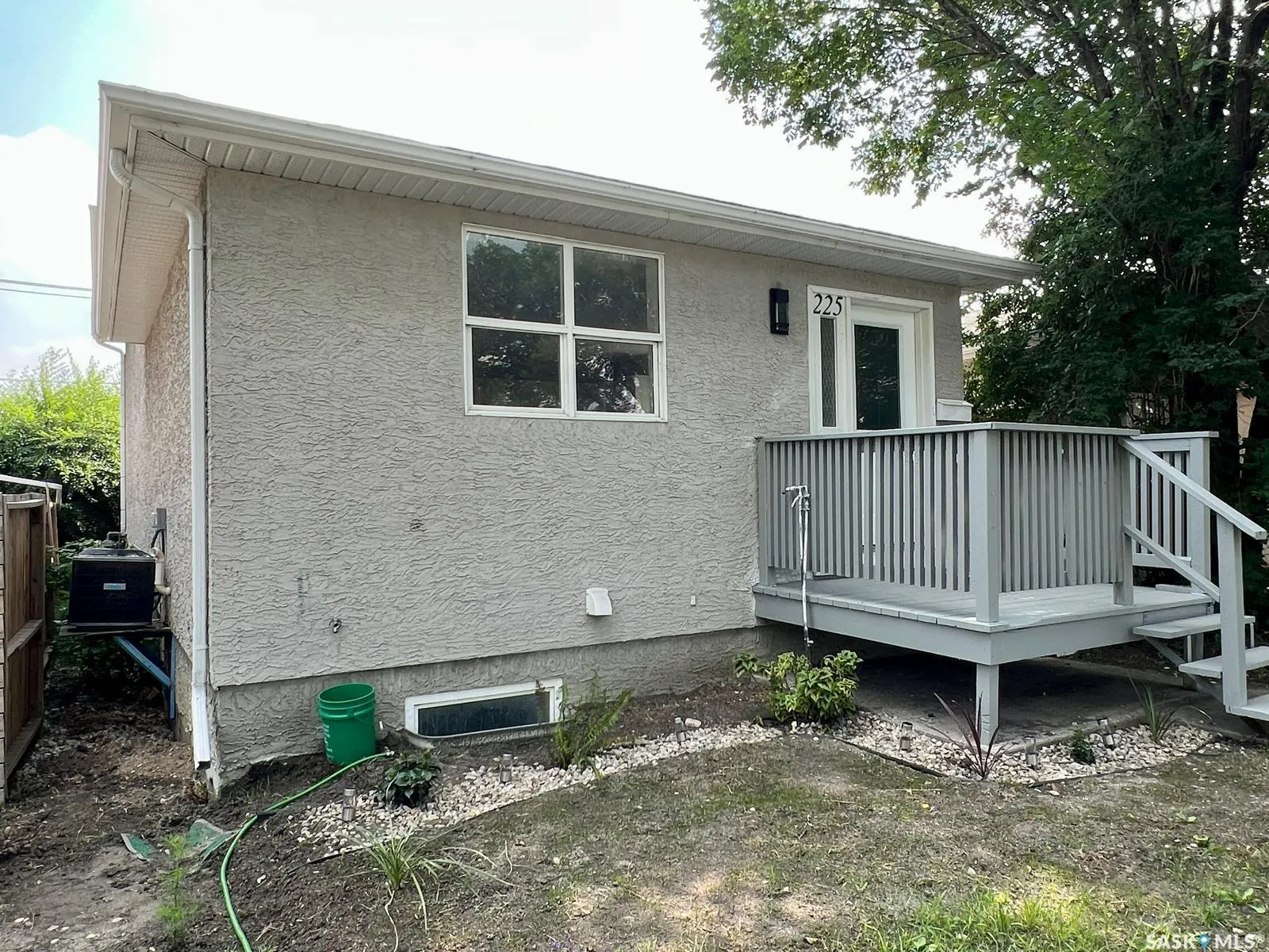 225 Angus STREET