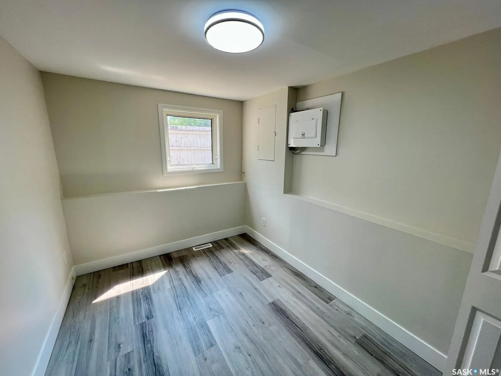 225 Angus STREET