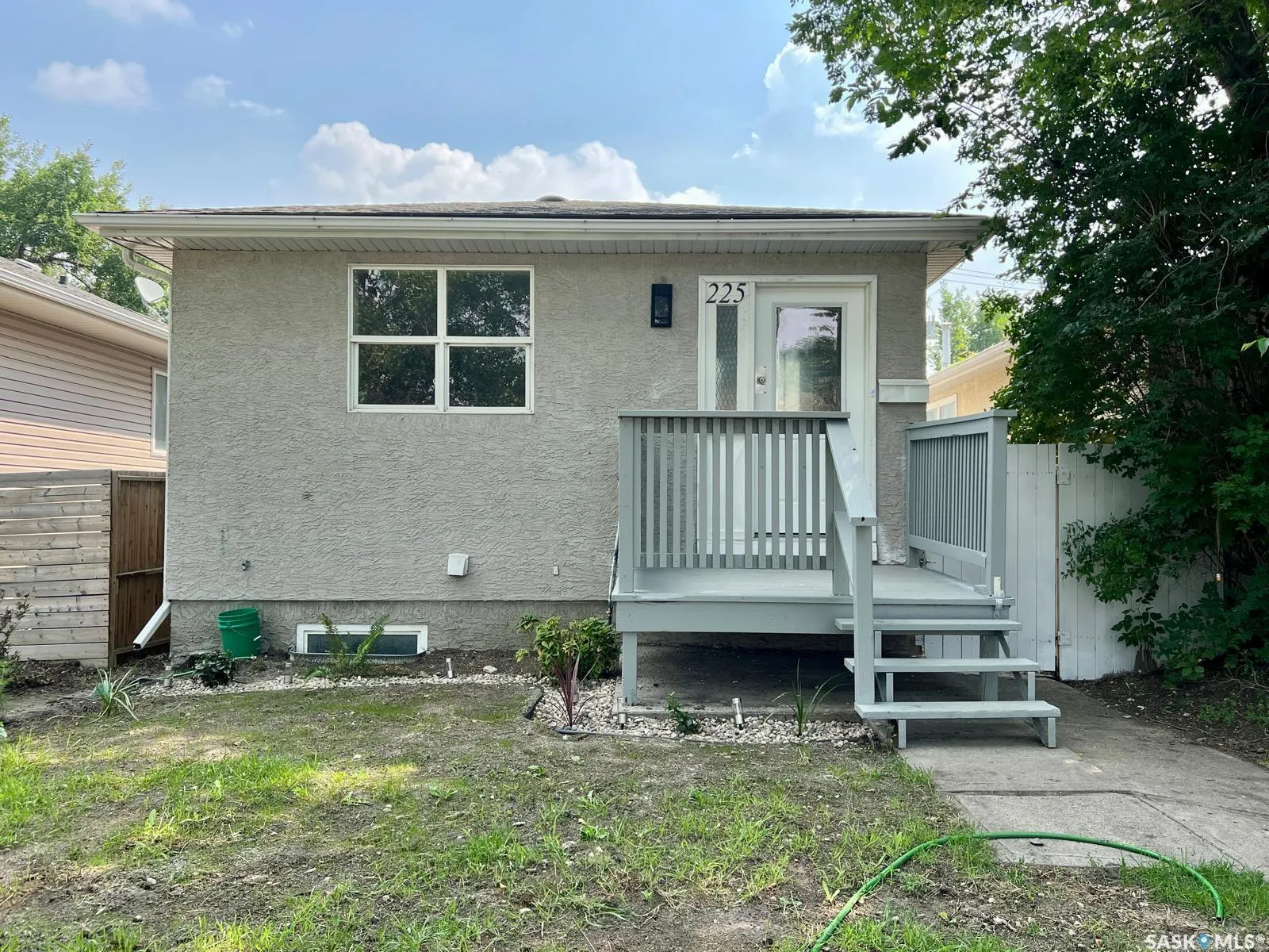 225 Angus STREET
