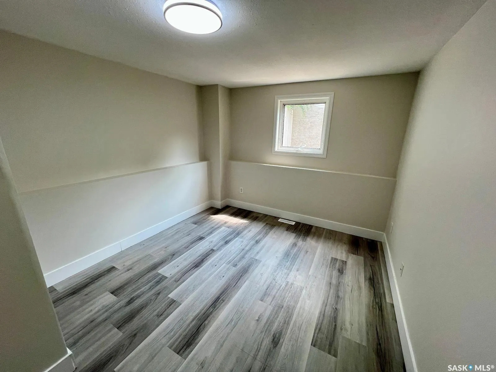225 Angus STREET