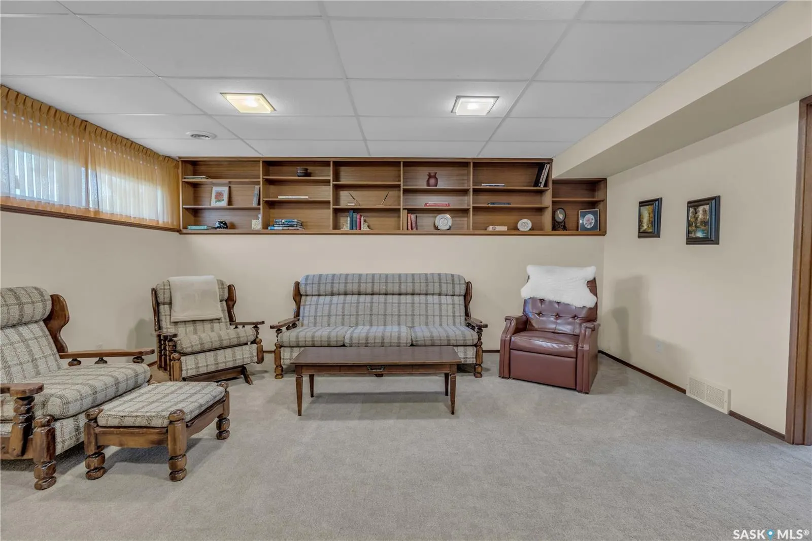 195 McDougall CRESCENT