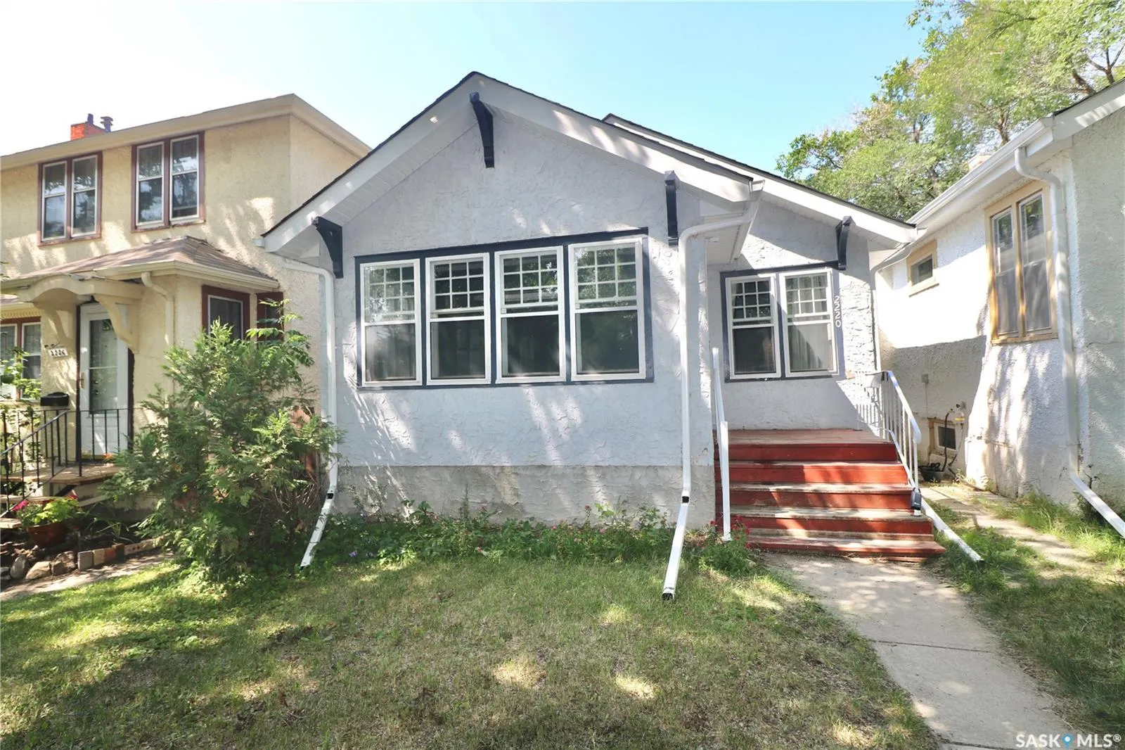 2220 McTavish STREET