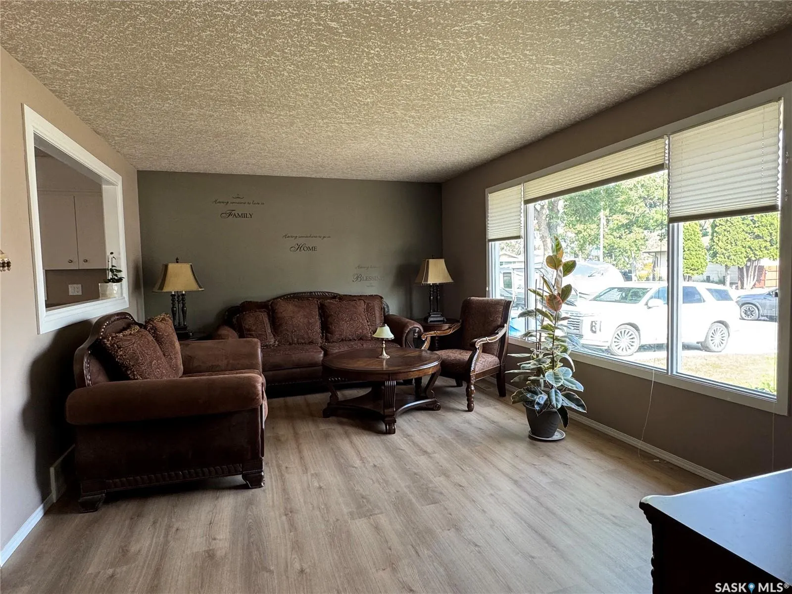 186 Bothwell CRESCENT