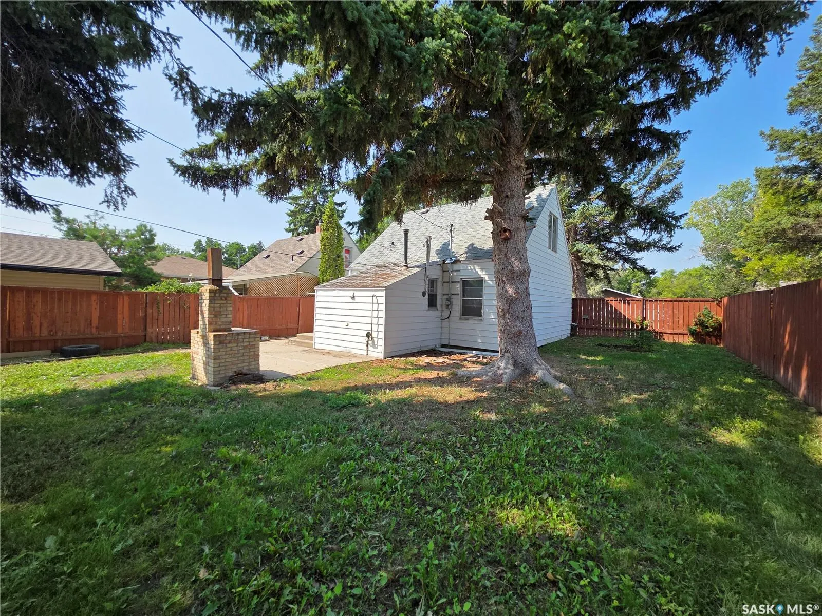 1075 Monk AVENUE