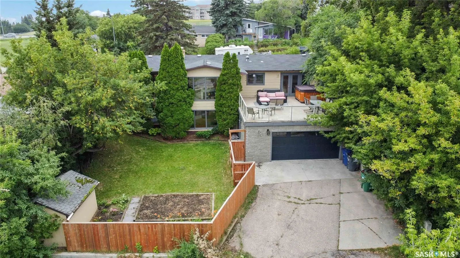 1908 Pembina AVENUE