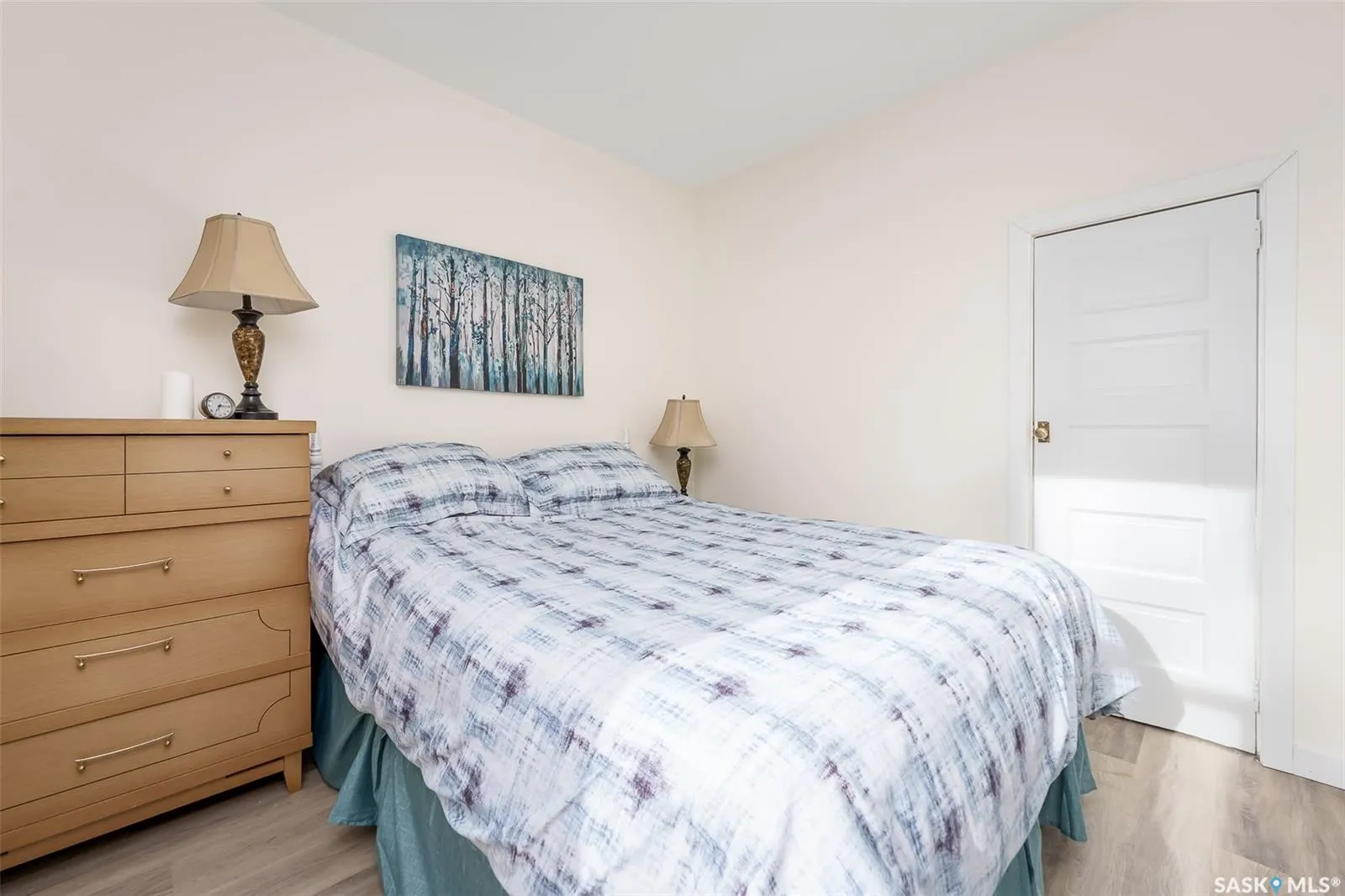 964 Athabasca STREET W