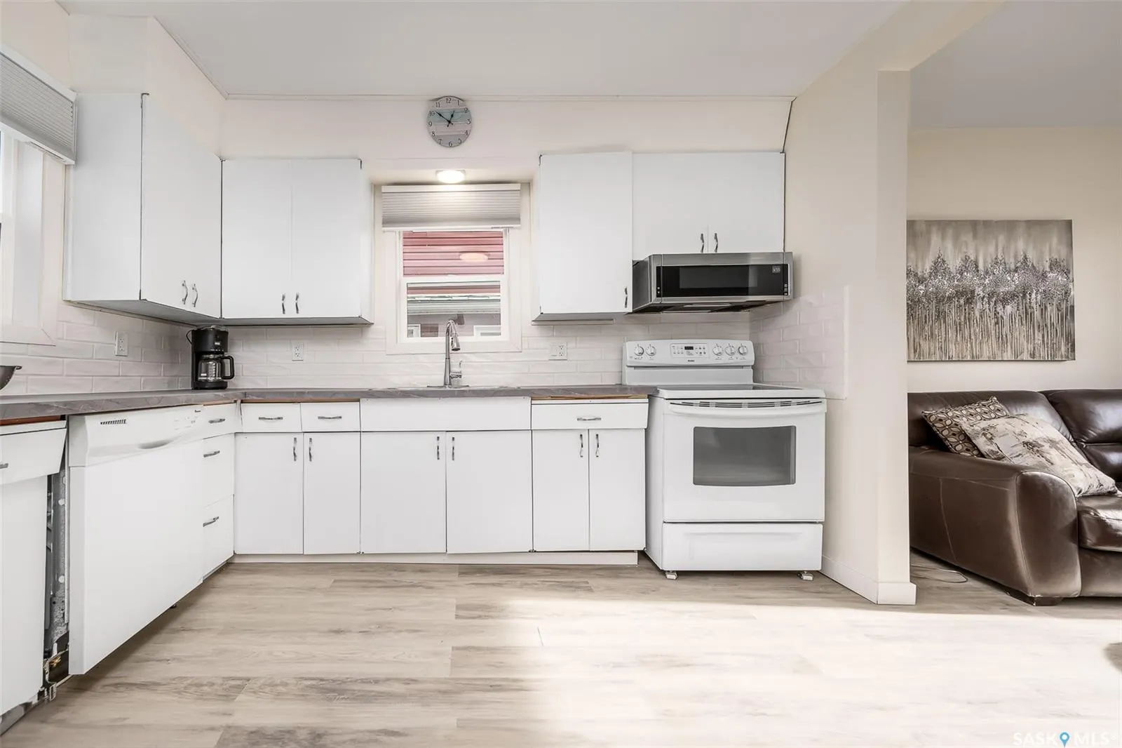 964 Athabasca STREET W