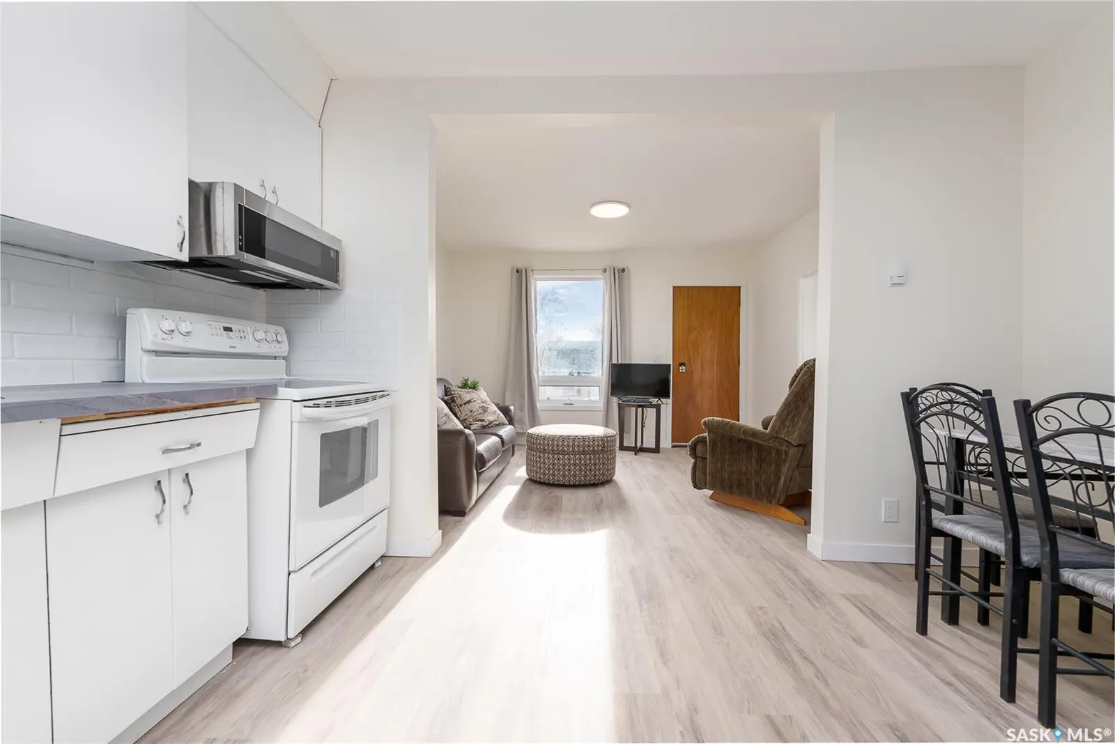 964 Athabasca STREET W