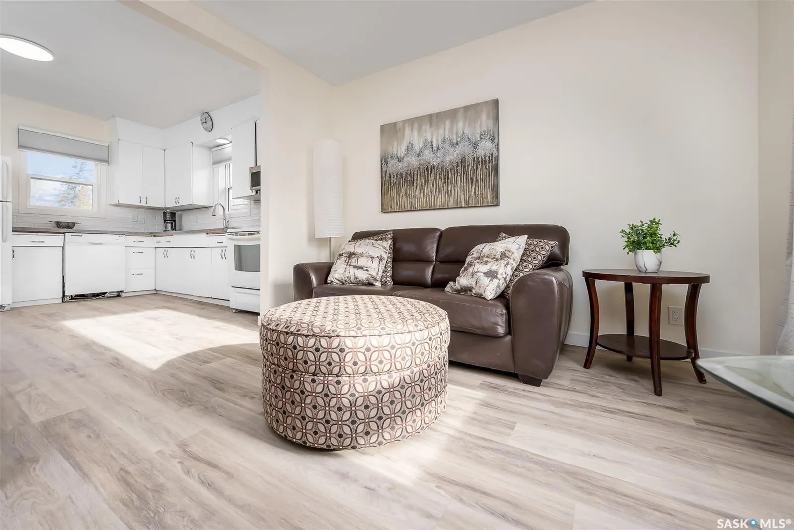964 Athabasca STREET W