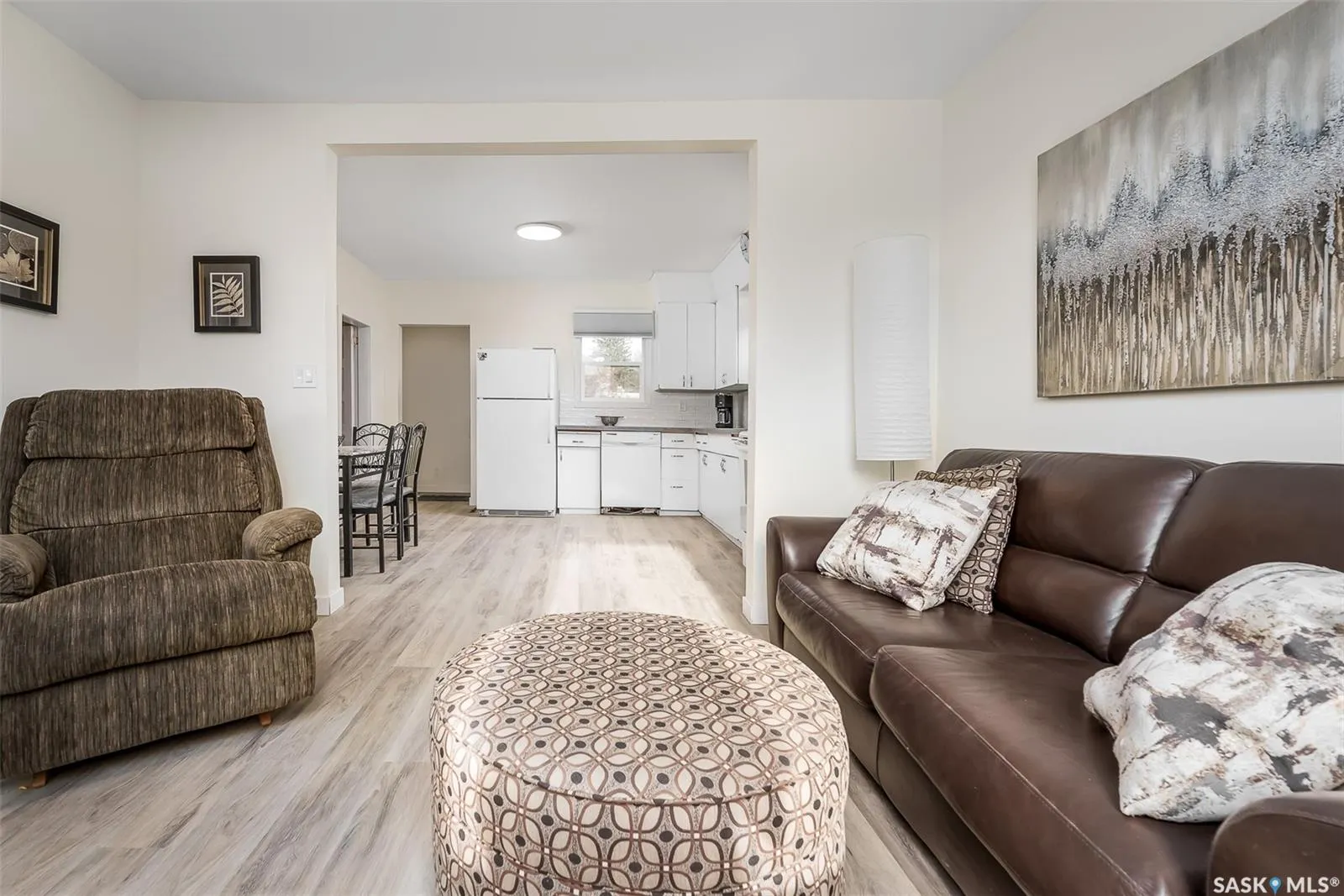964 Athabasca STREET W