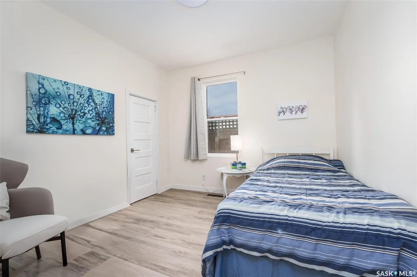 964 Athabasca STREET W