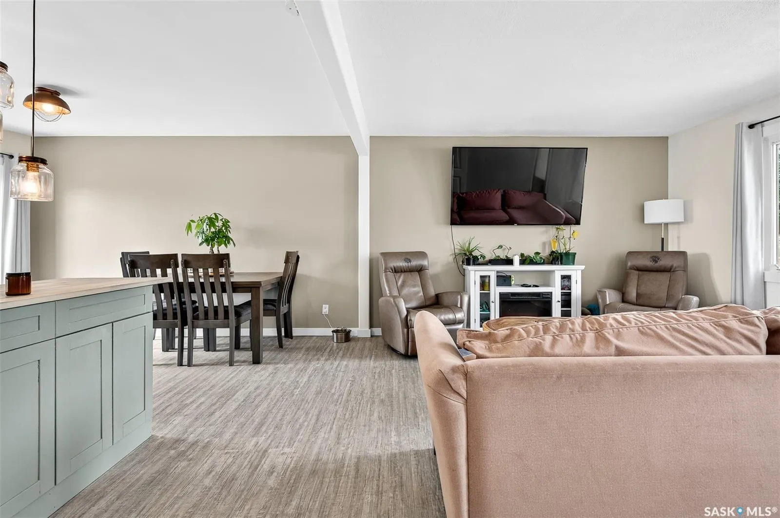 1211 Stadacona STREET W