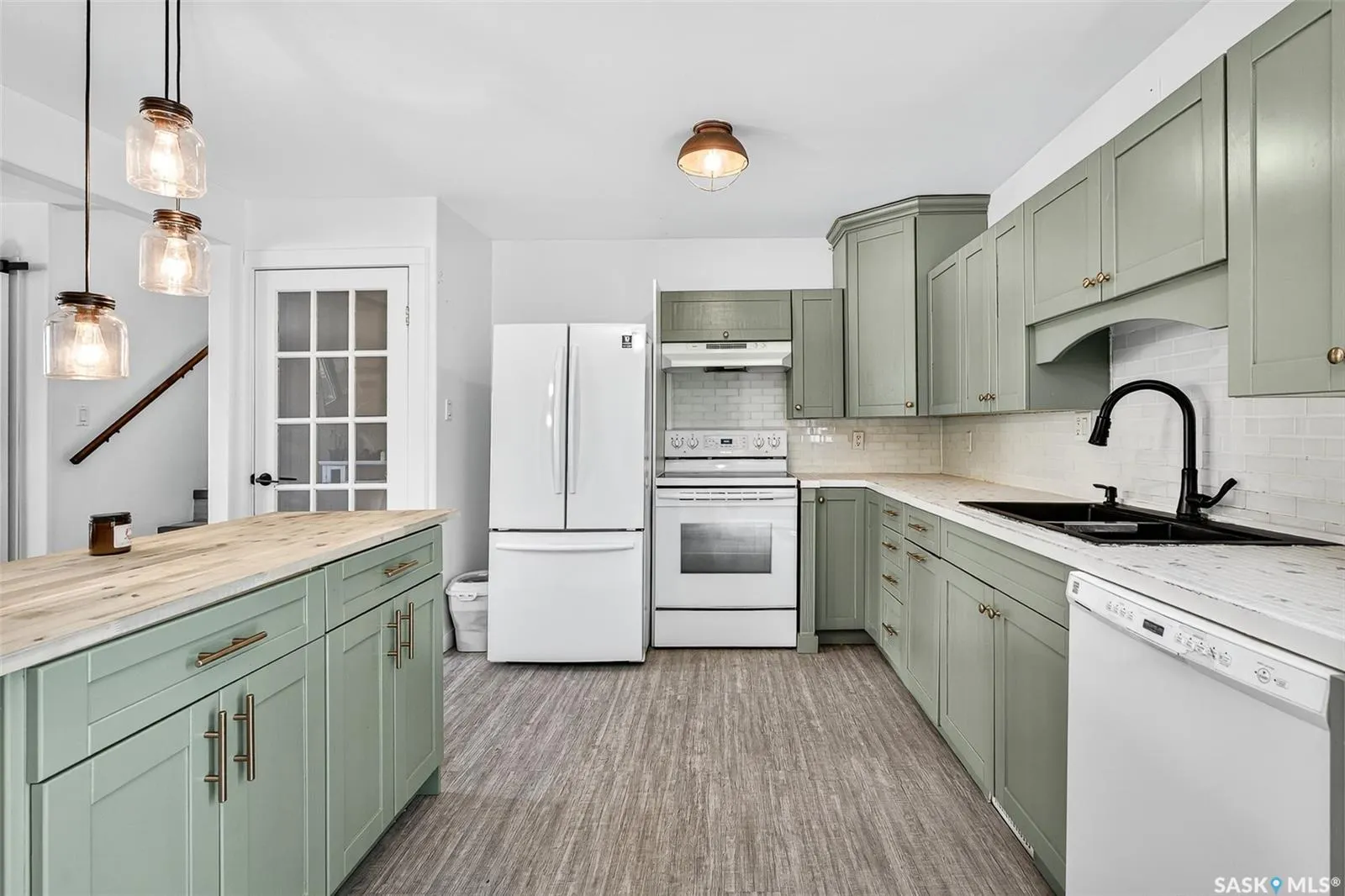 1211 Stadacona STREET W