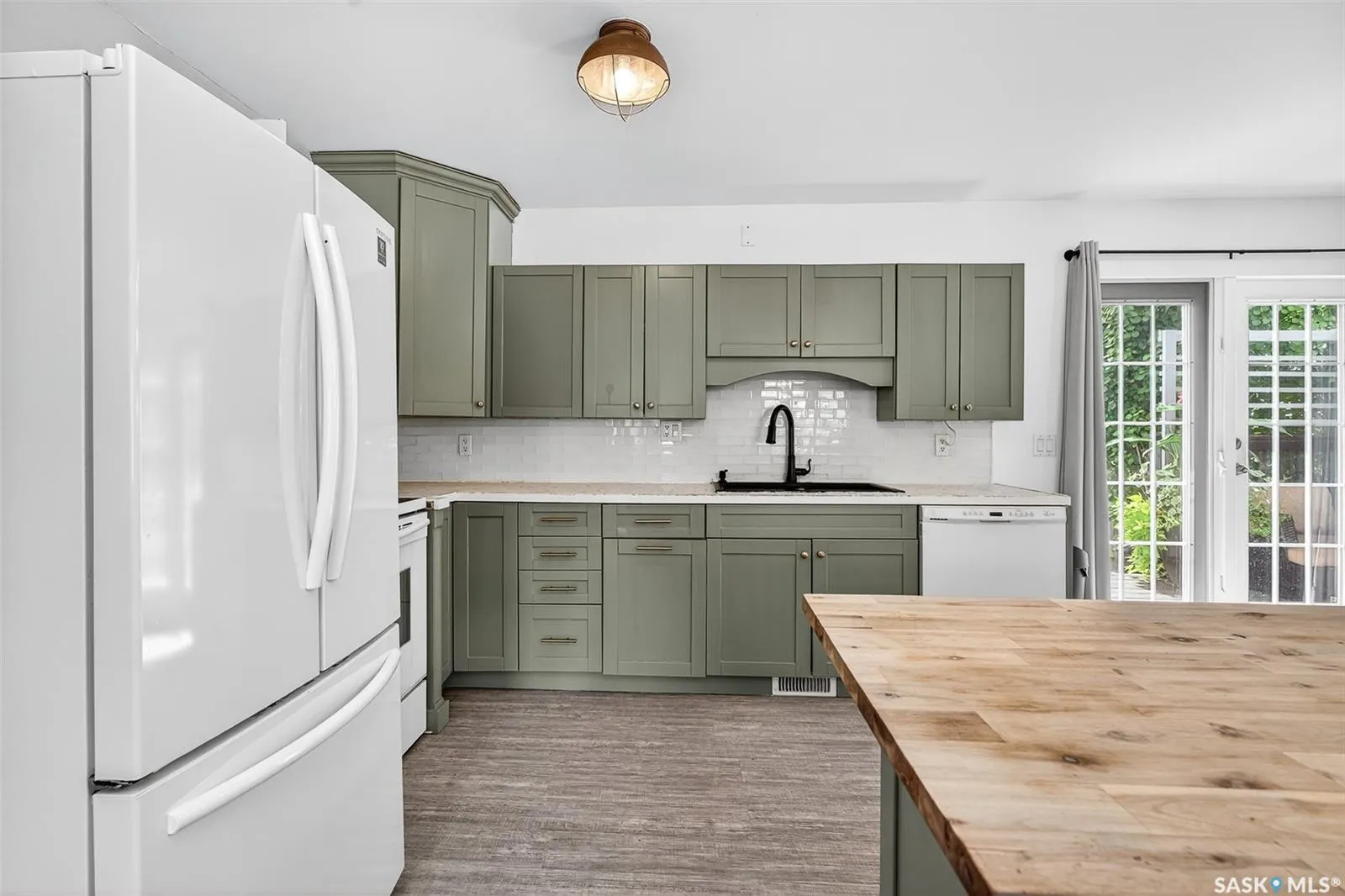 1211 Stadacona STREET W