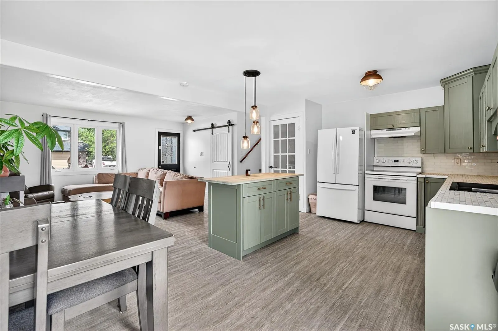 1211 Stadacona STREET W